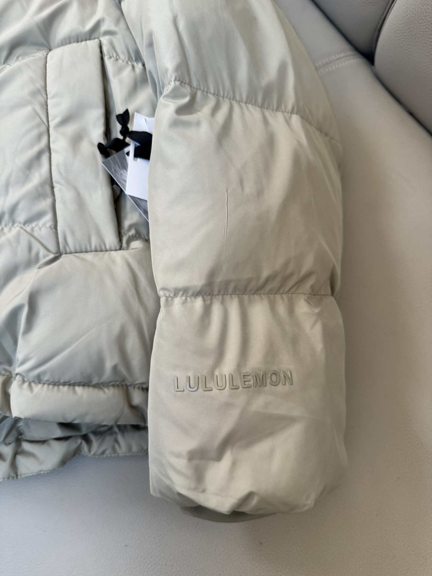 Lulemon SoftMatteTM Feather Coat: Windproof, Light, Warm – Blaze Purple, Linen, Black - 图片 7