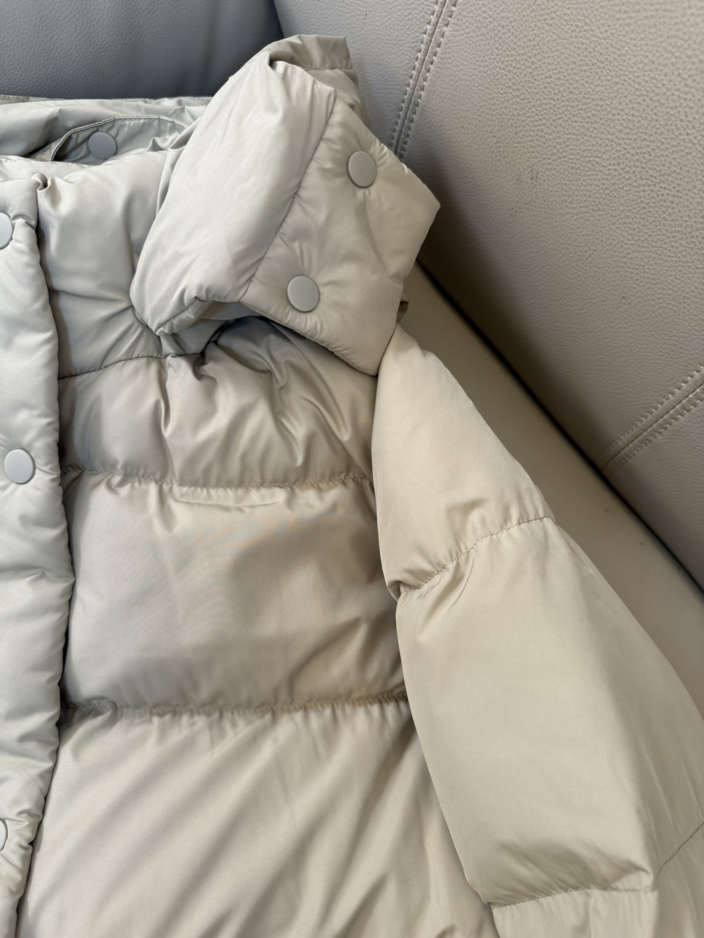 Lulemon SoftMatteTM Feather Coat: Windproof, Light, Warm – Blaze Purple, Linen, Black - 图片 5