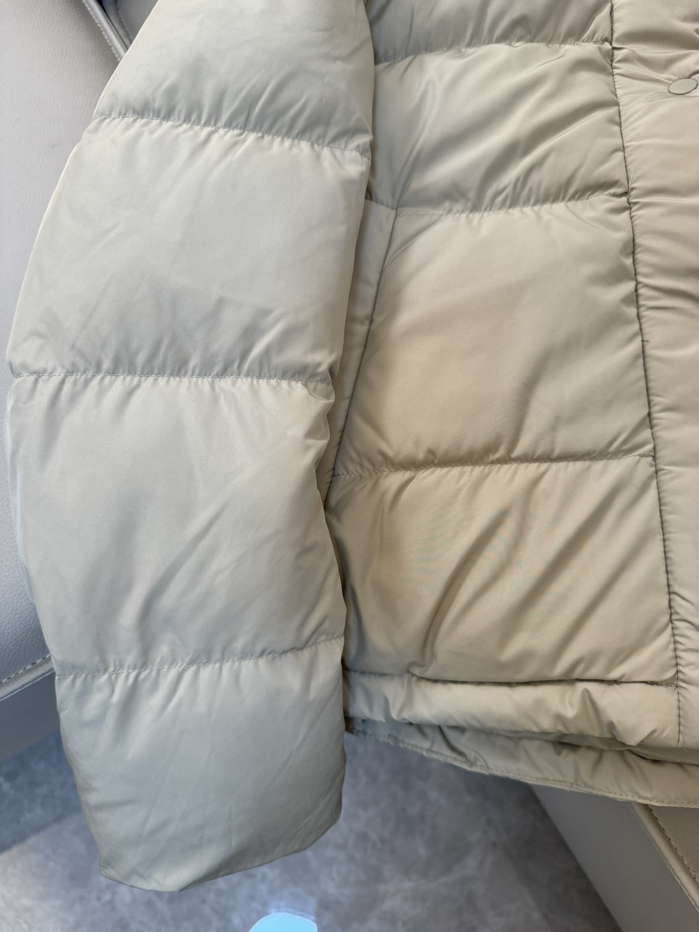 Lulemon SoftMatteTM Feather Coat: Windproof, Light, Warm – Blaze Purple, Linen, Black - 图片 6