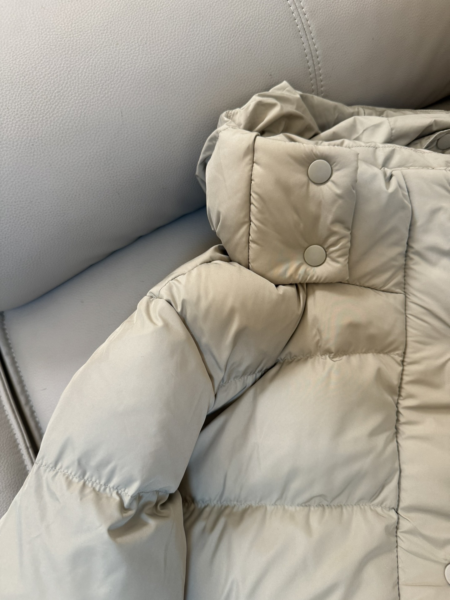 Lulemon SoftMatteTM Feather Coat: Windproof, Light, Warm – Blaze Purple, Linen, Black - 图片 4