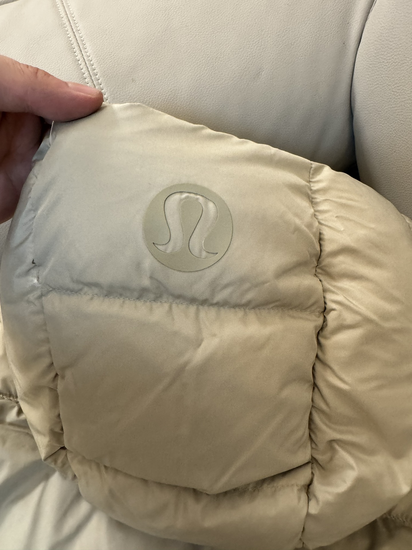 Lulemon SoftMatteTM Feather Coat: Windproof, Light, Warm – Blaze Purple, Linen, Black - 图片 9