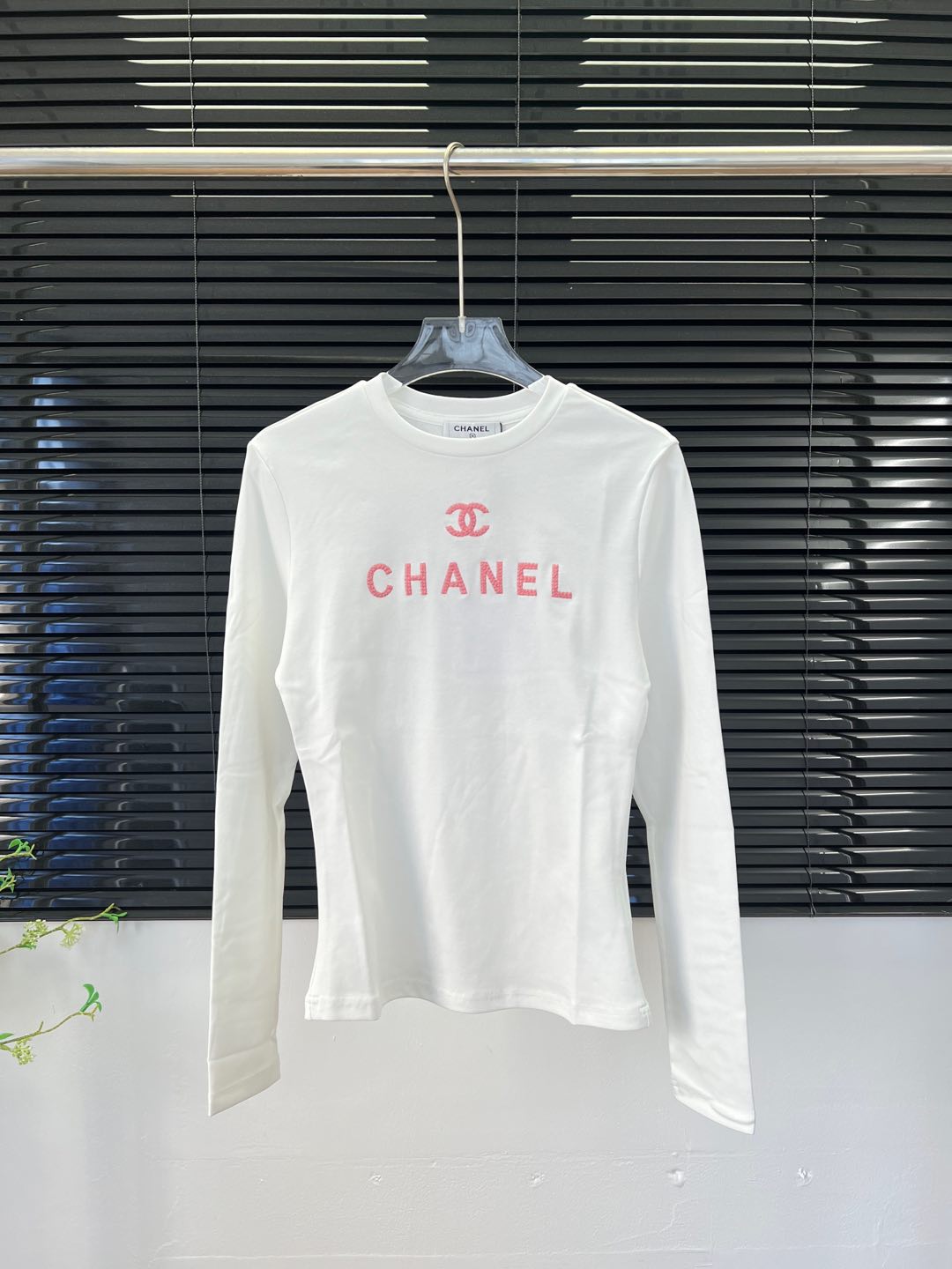 High-End Women’s Outfits: New Fragrance Embroidery, T-Shirt Line for Autumn/Winter - 图片 7