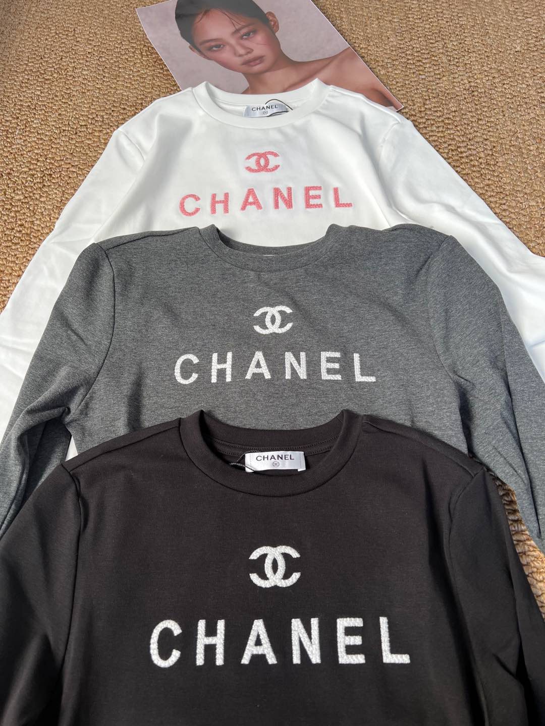 High-End Women’s Outfits: New Fragrance Embroidery, T-Shirt Line for Autumn/Winter - 图片 4