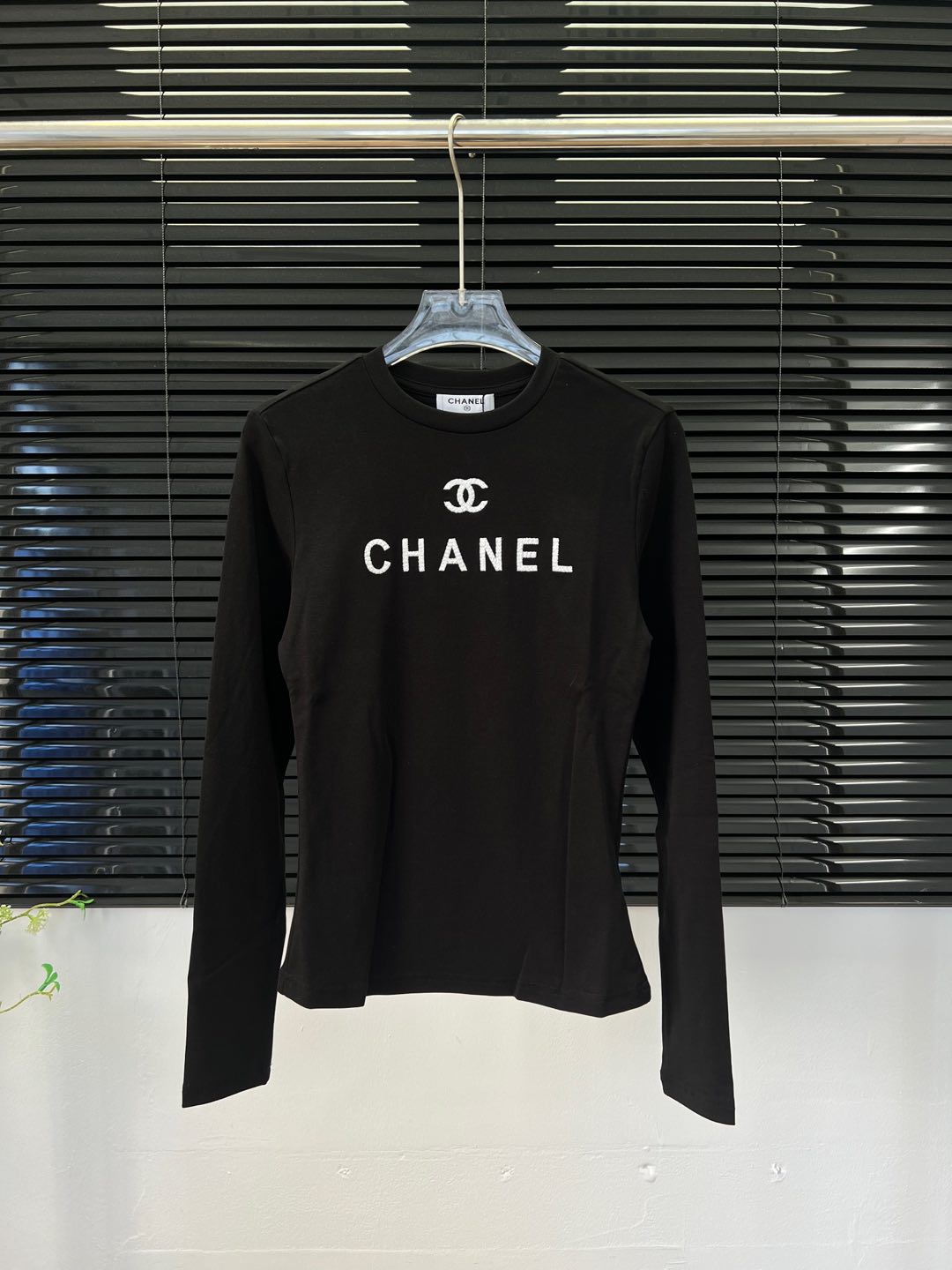 High-End Women’s Outfits: New Fragrance Embroidery, T-Shirt Line for Autumn/Winter - 图片 8