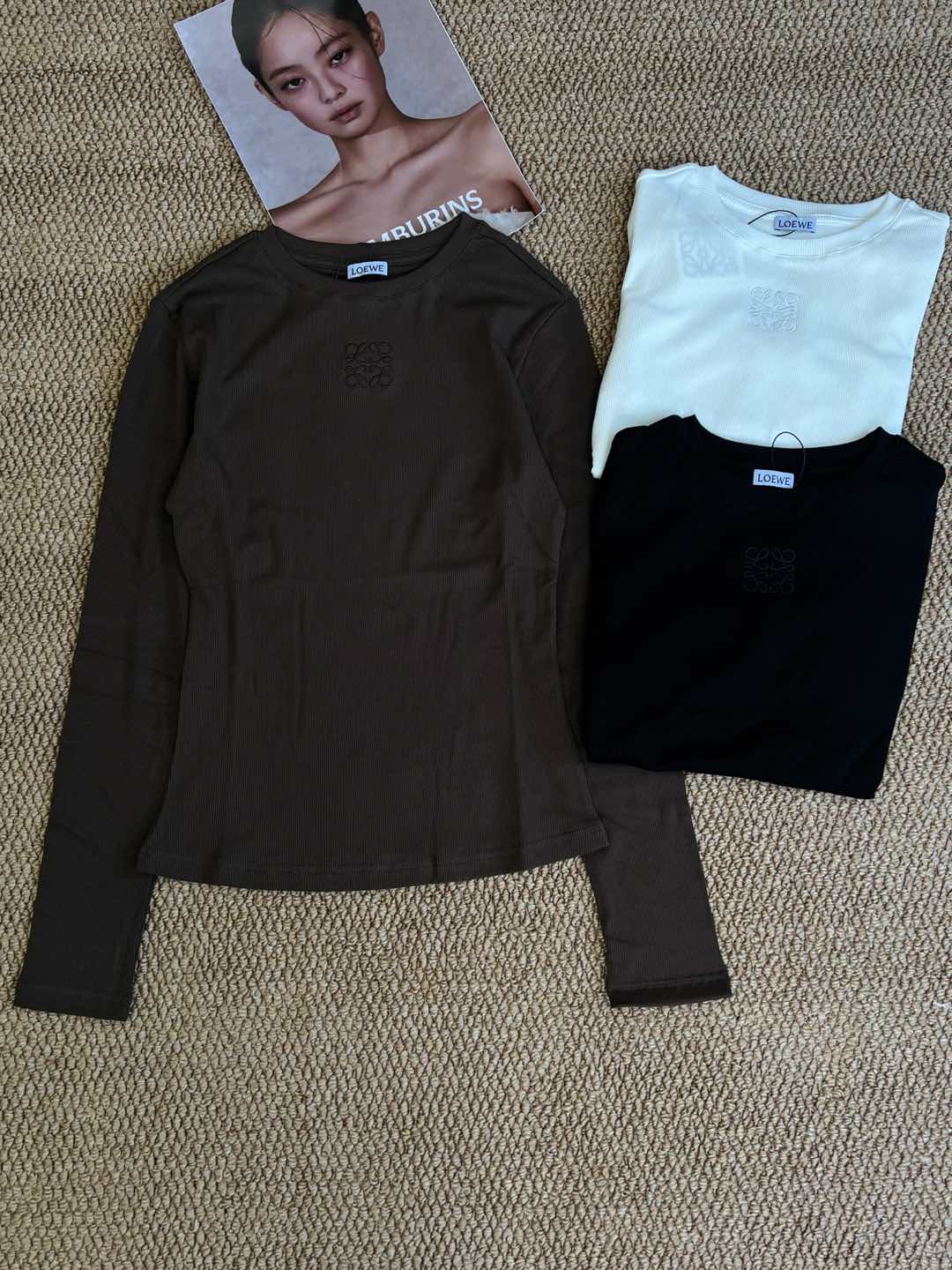 “New 25-Year-Old Three-Colour Logo Slings: Soft, Cozy, and Strong Threaded Cotton”