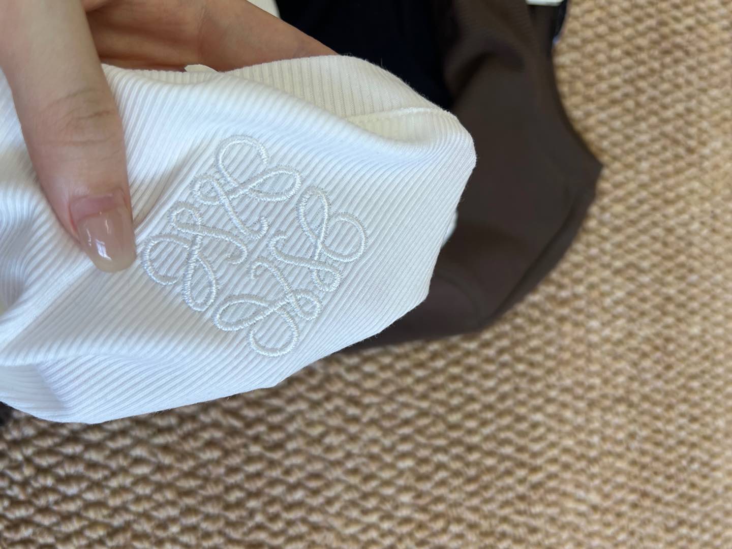 “New 25-Year-Old Three-Colour Logo Slings: Soft, Cozy, and Strong Threaded Cotton” - 图片 2