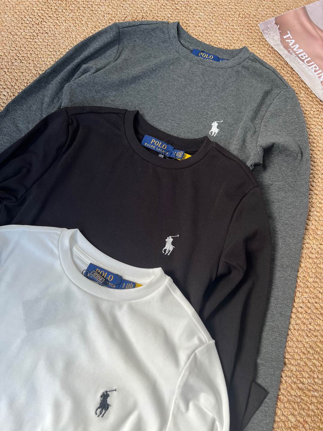 “Embroidered Horse Design Highlights Classic Long-Sleeved Pelvis for Autumn/Winter” - 图片 4