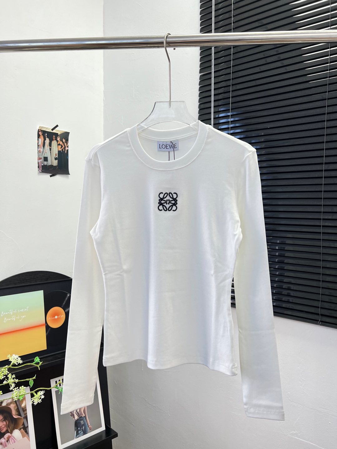 25-year-old Low Pre-Colour Embroidery Logo Skirt: Soft, Cozy, and Sexy Look - 图片 3