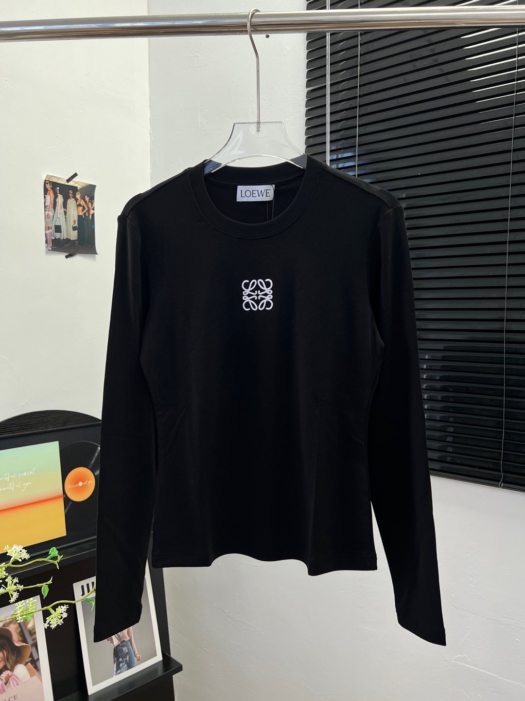 25-year-old Low Pre-Colour Embroidery Logo Skirt: Soft, Cozy, and Sexy Look - 图片 4