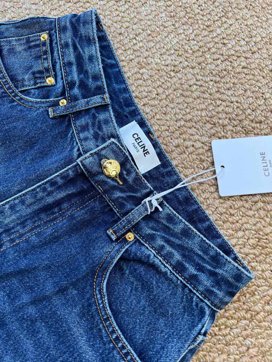 CELIN* 25早秋新款 后袋毛巾绣logo牛仔裤 定制斜纹牛仔棉面料 透气性好 柔软亲肤 高腰版型 