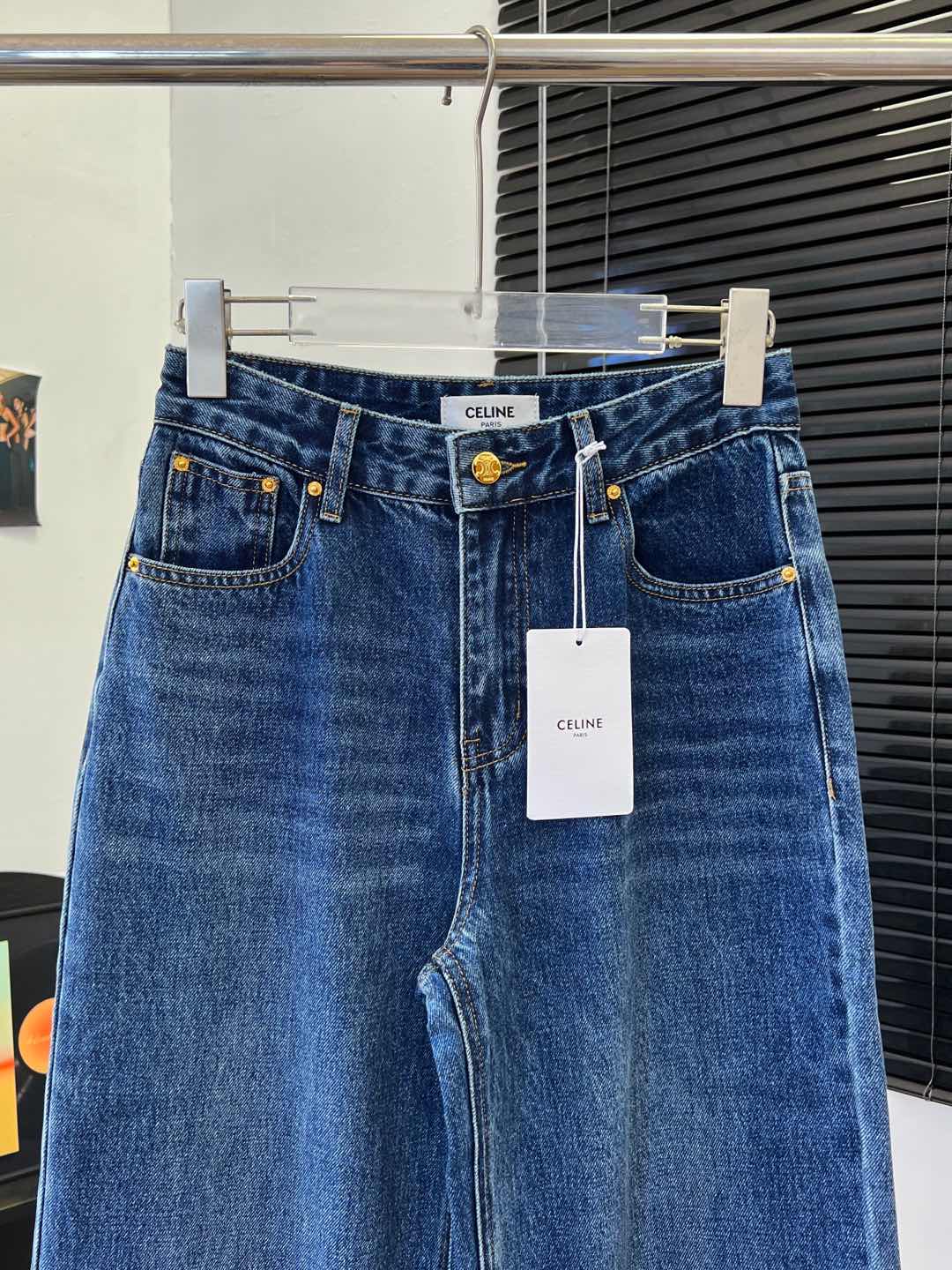 CELIN* 25早秋新款 后袋毛巾绣logo牛仔裤 定制斜纹牛仔棉面料 透气性好 柔软亲肤 高腰版型 