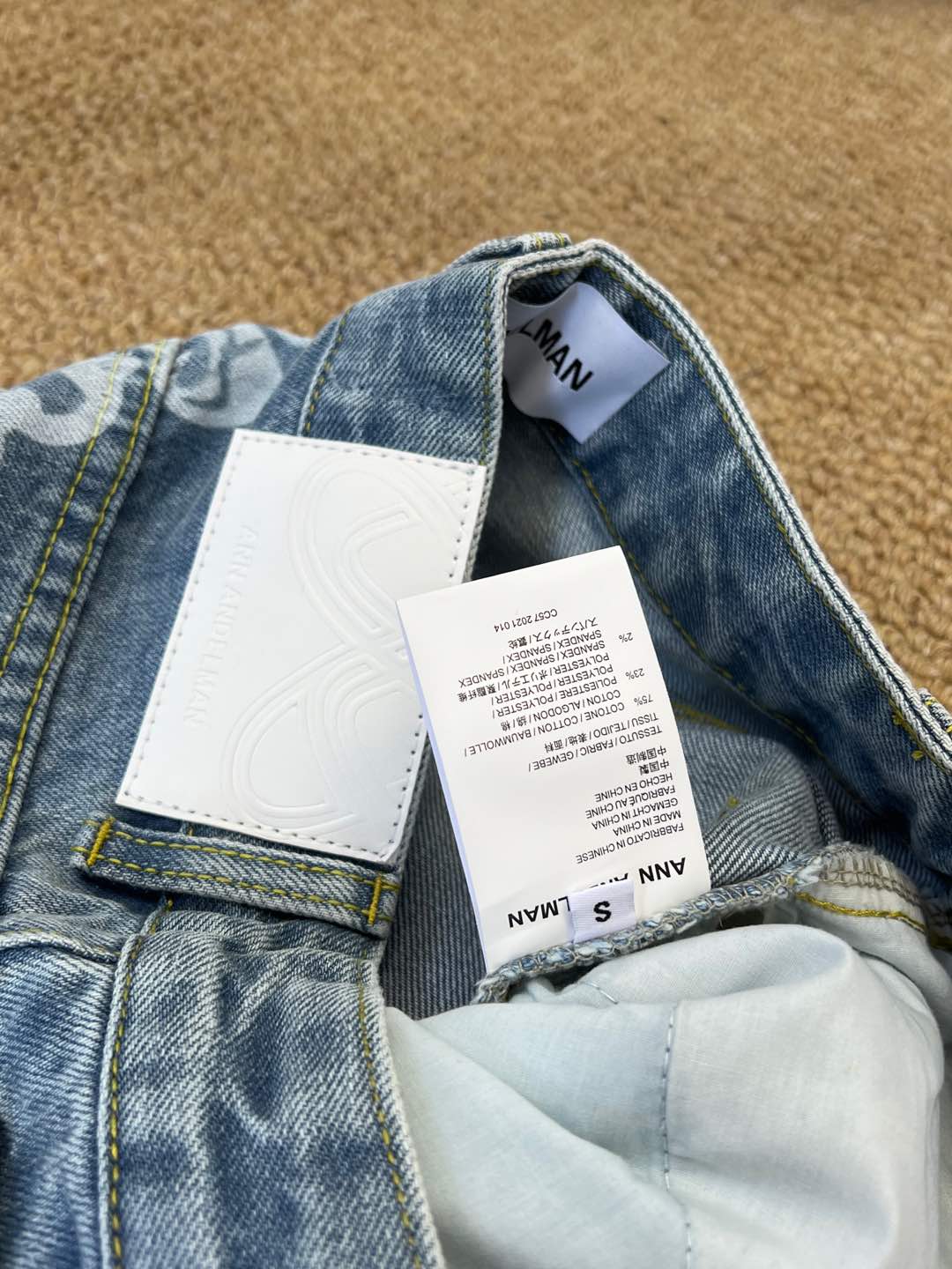 【新品上新】🎉ANN数码直喷链条直筒裤
官网款
独家开模定制
YB1v1还原
采用牛仔棉面料
面料柔软舒适
数码直喷链条设计
高腰直筒版型
显瘦遮肉
任何身形都可驾驭
8553