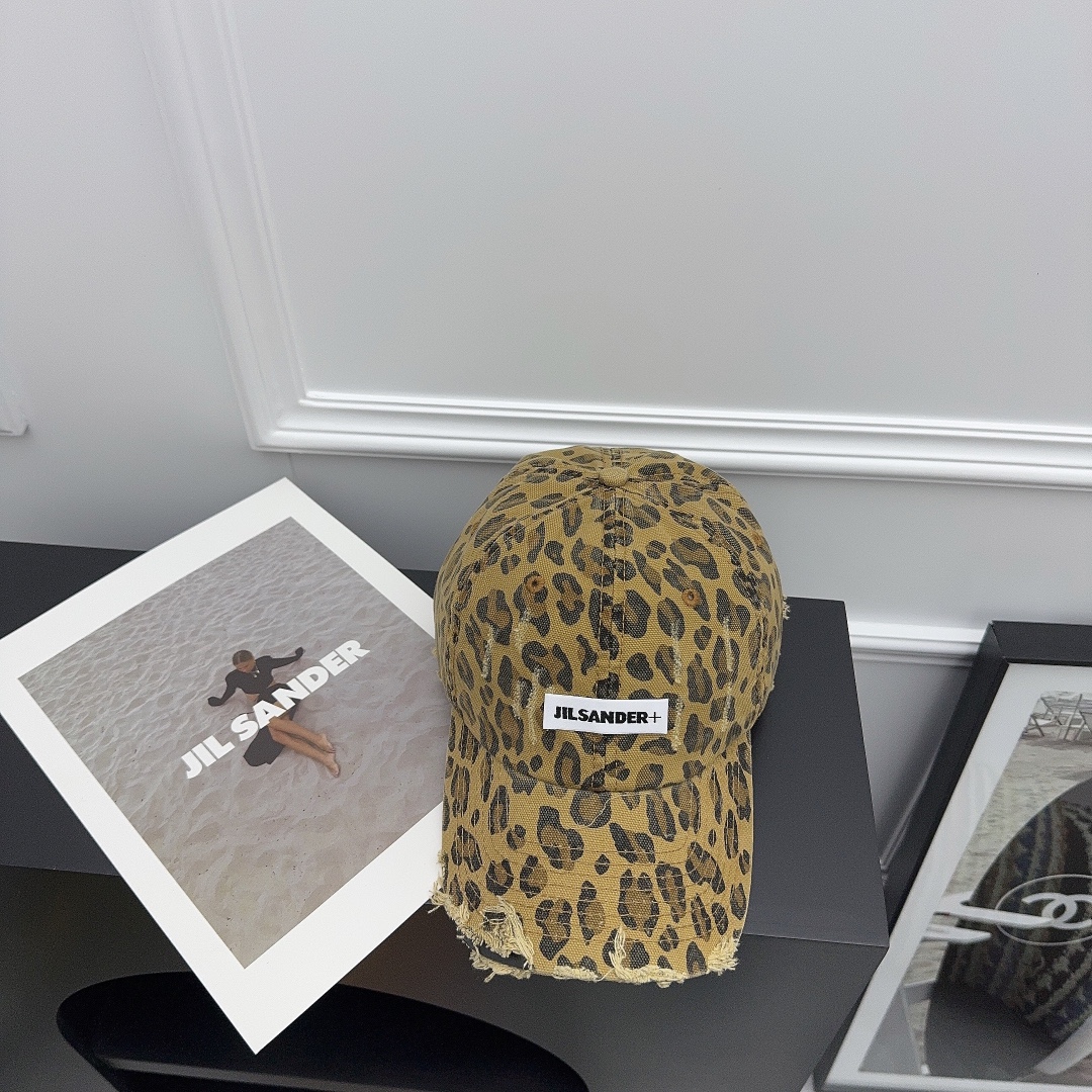 NO:192532,Special offer with dust bag JIL SANDER  New early spring old leopard print baseball cap is a hot summer model!  High-quality baseball cap Leopard print is starting again~Hat Fisherman's hat Baseball cap Knitted hat, hat, jil sander, espadrilles, hats19860909特价配防尘袋 JIL SANDER  早春新款做旧豹纹棒球帽 夏季爆款！高品质棒球帽 豹纹又开始啦~帽子渔夫帽棒球帽针织帽,帽子,jil sander,espadrilles,hats,hat