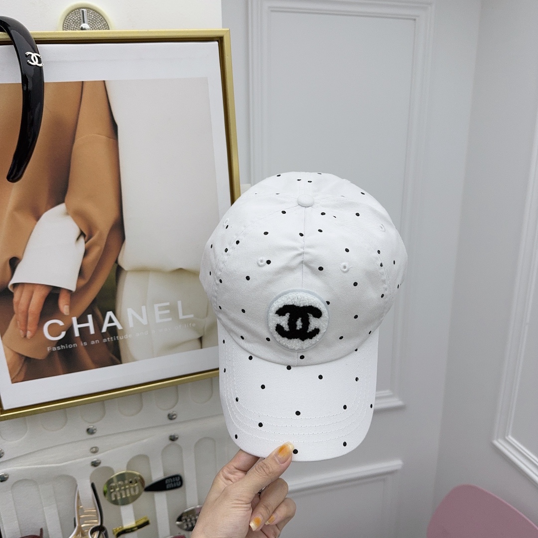 CHANEL nuevo gorra de béisbol de lunares🤍 diseño dulce y suave~ gama de colores muy elegante🤩