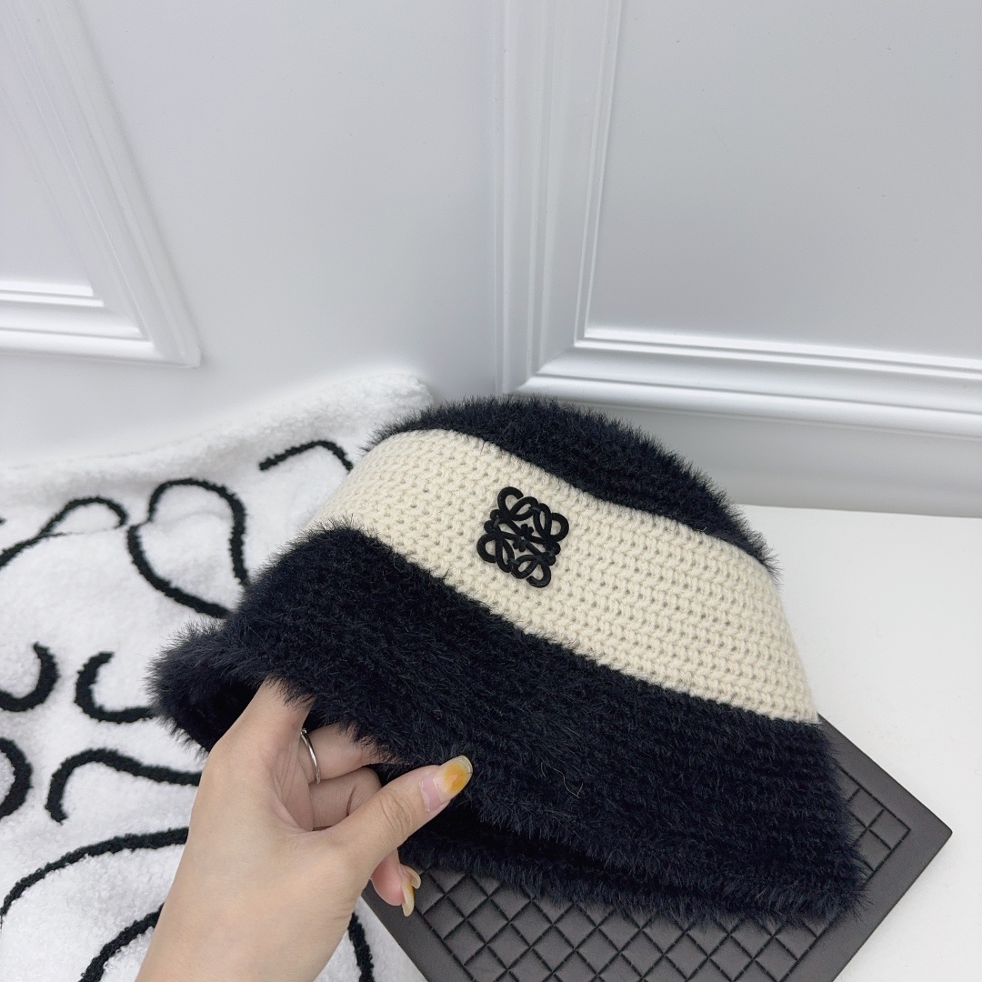 特 LOEWE🐏 新款手工拼接面料 秋冬必入 质感好