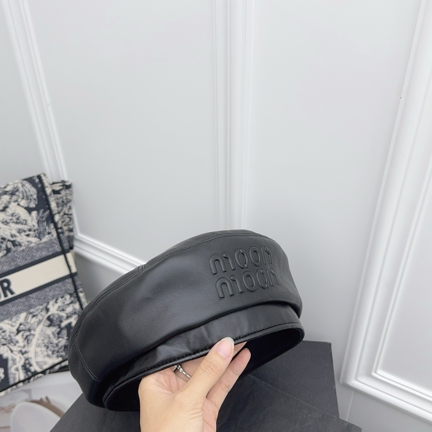 NO:357633,Autumn and winter, black, beret, octagonal hat, new combination series, custom leather, high-end sense, straw hat, fisherman hat, baseball hat, hat, espadrilles, hats秋冬 黑色 贝雷帽 八角帽 新款组合系列 定制皮料 高级感拉满帽子草帽渔夫帽棒球帽,帽子,espadrilles,hats,hat