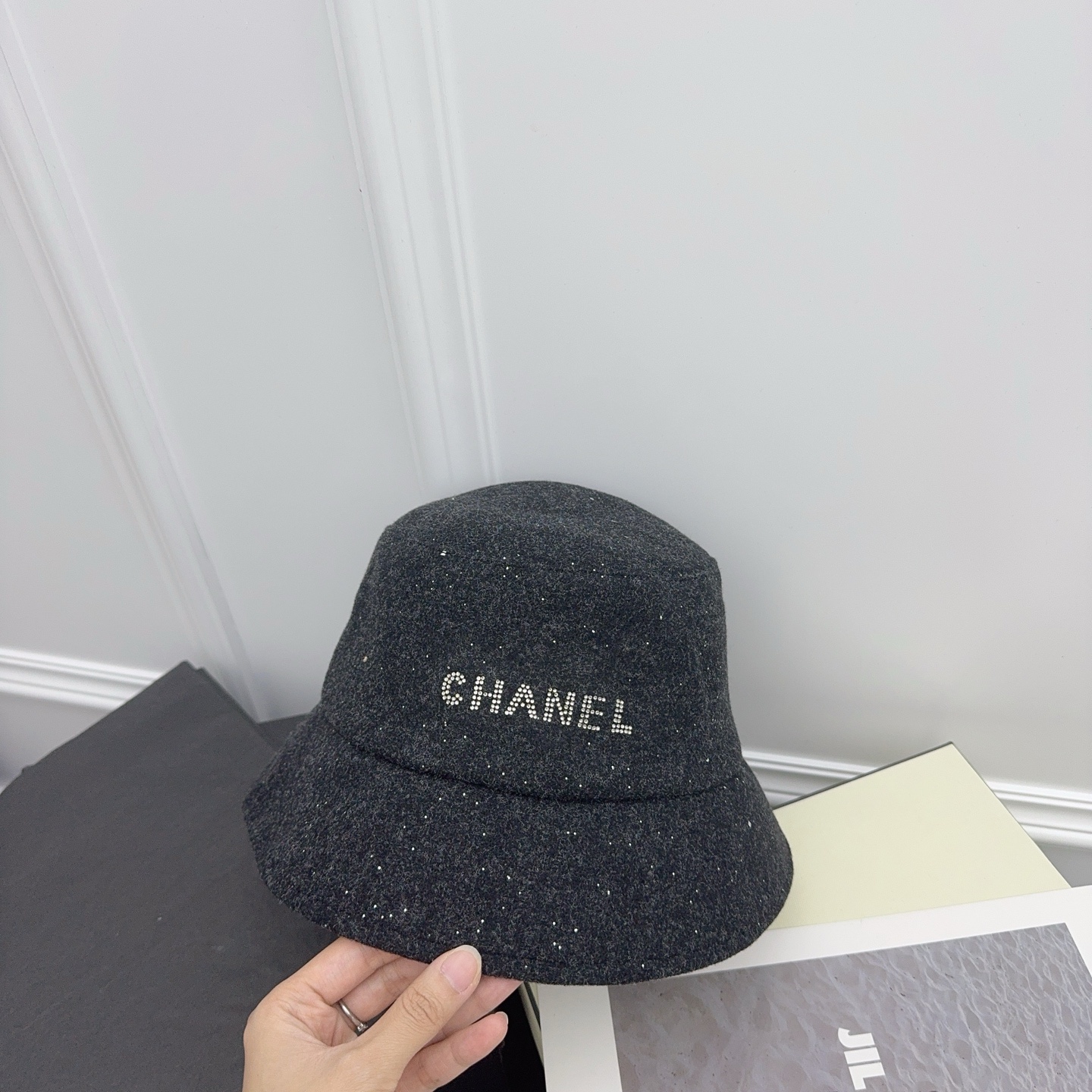 NO:357687,CHANEL Autumn and Winter New Fisherman Hat Exquisite and Fashion Hat Straw Hat Fisherman Hat Baseball Hat, Hats, Chanel, espadrilles, hatsCHANEL 秋冬新品渔夫帽 精致又时尚帽子草帽渔夫帽棒球帽,帽子,chanel,espadrilles,hats,hat