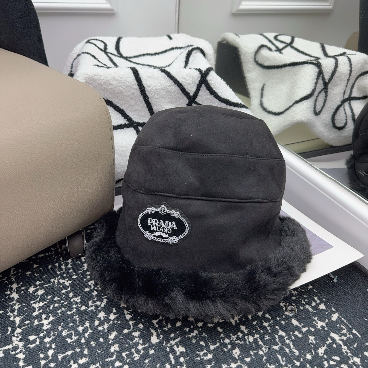 🎀PRADA 🖤新款毛绒渔夫帽