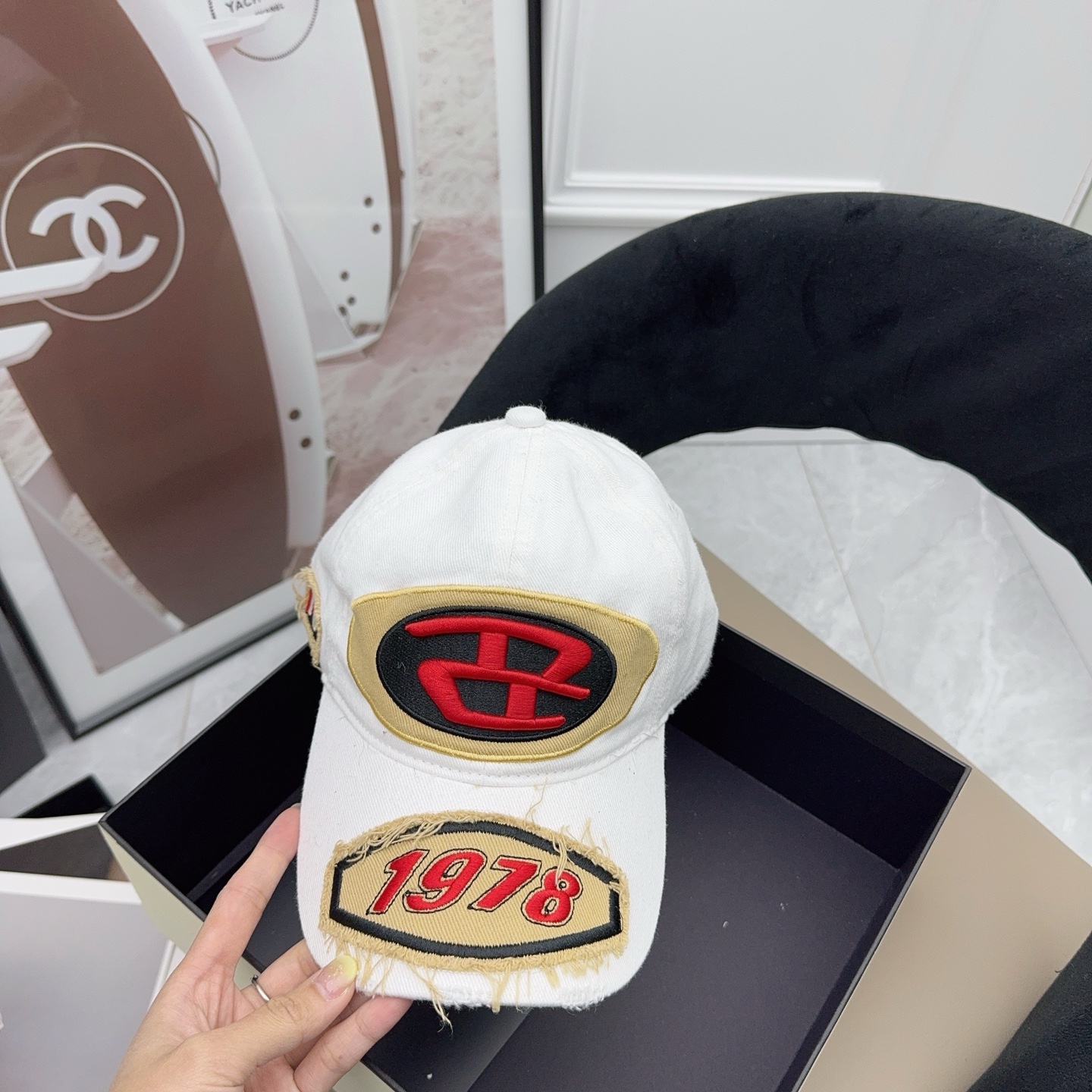 NO:764254,Diesel’s hot-selling baseball cap is available for both men and women, so sweet and cool!  Pure cotton hats that can be worn in all seasons, straw hats, fisherman hats, baseball caps, hats, espadrilles, hats19860909迪赛爆款棒球帽 男女同款 甜酷十足！ 纯棉四季都能戴帽子草帽渔夫帽棒球帽,帽子,espadrilles,hats,hat
