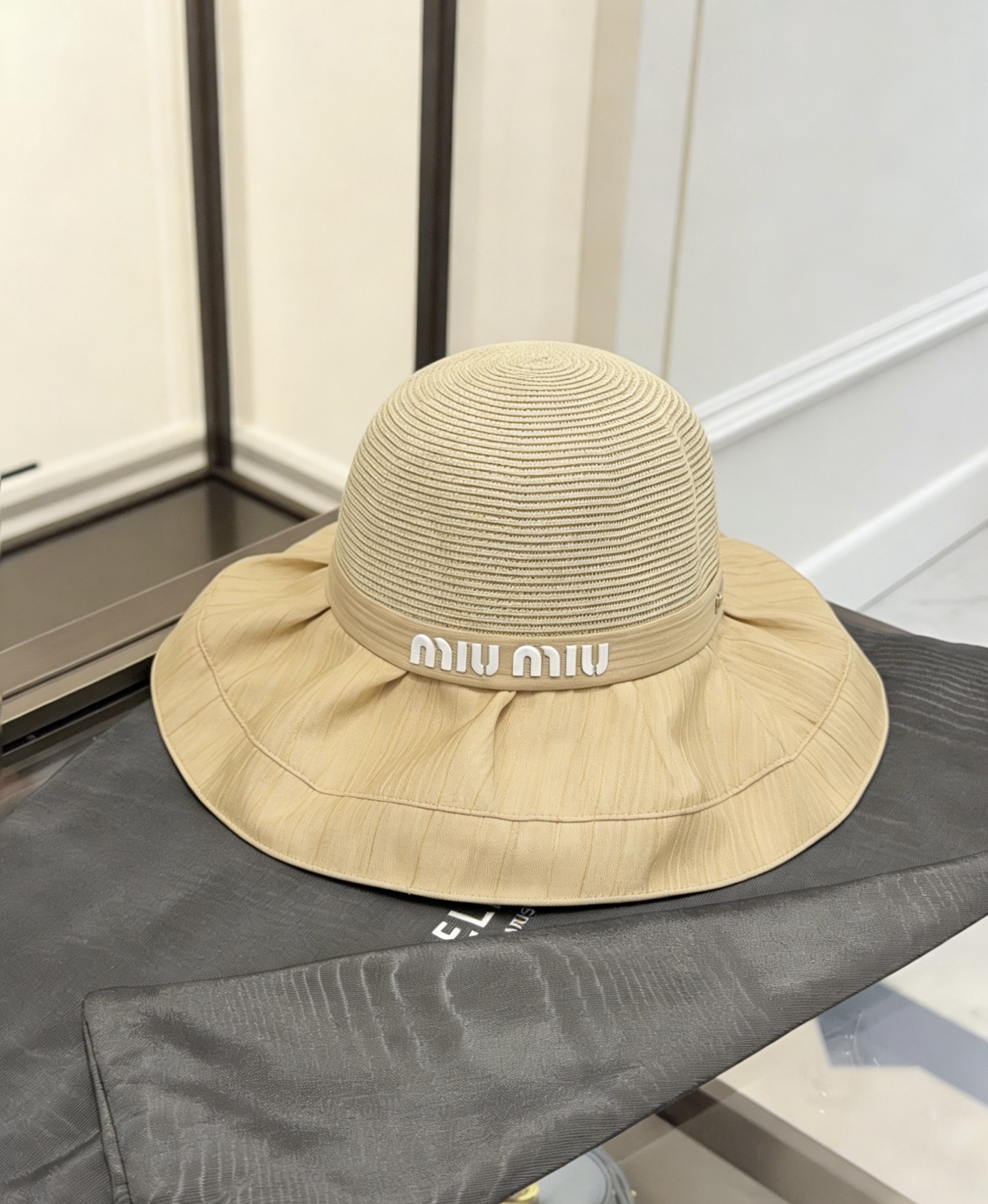 Miu Miu miumiu 高级感遮阳帽~