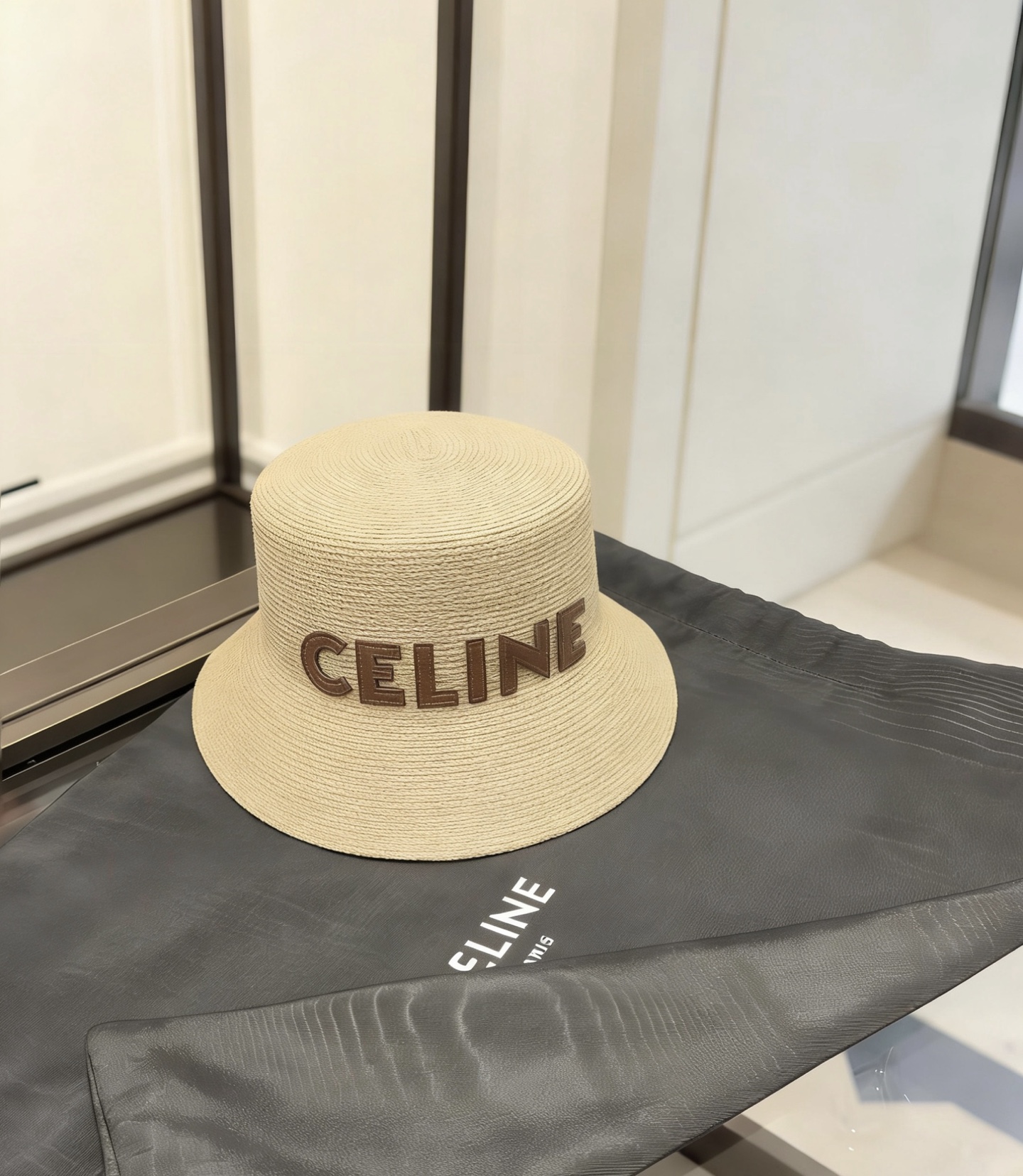 Celine CELINE草编帽 把极简高级感焊在头上了