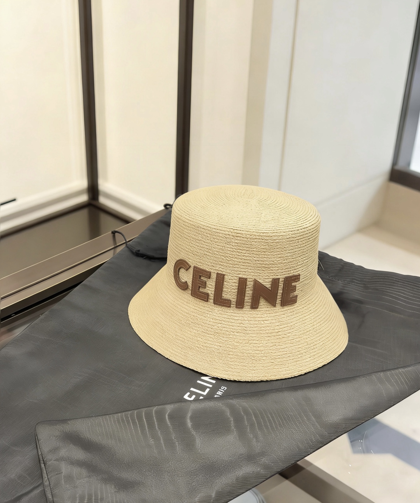 Celine CELINE草编帽 把极简高级感焊在头上了
