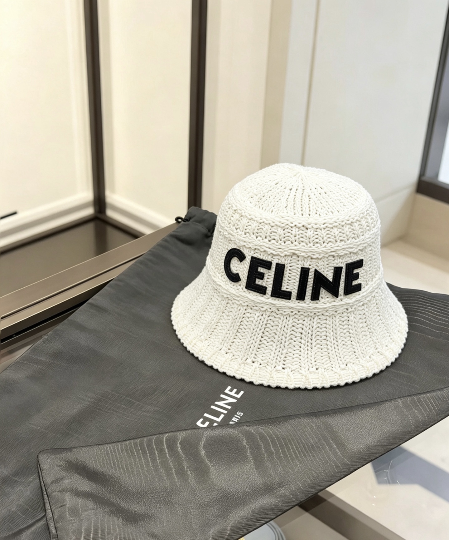 NO:825076,Celine's new basin hat has a great shape!  Hats, straw hats, bucket hats, baseball caps, hats, celine, celine, espadrilles, hats19860909Celine赛琳 新款盆帽 帽型好！帽子草帽渔夫帽棒球帽,帽子,celine,celine,espadrilles,hats,hat