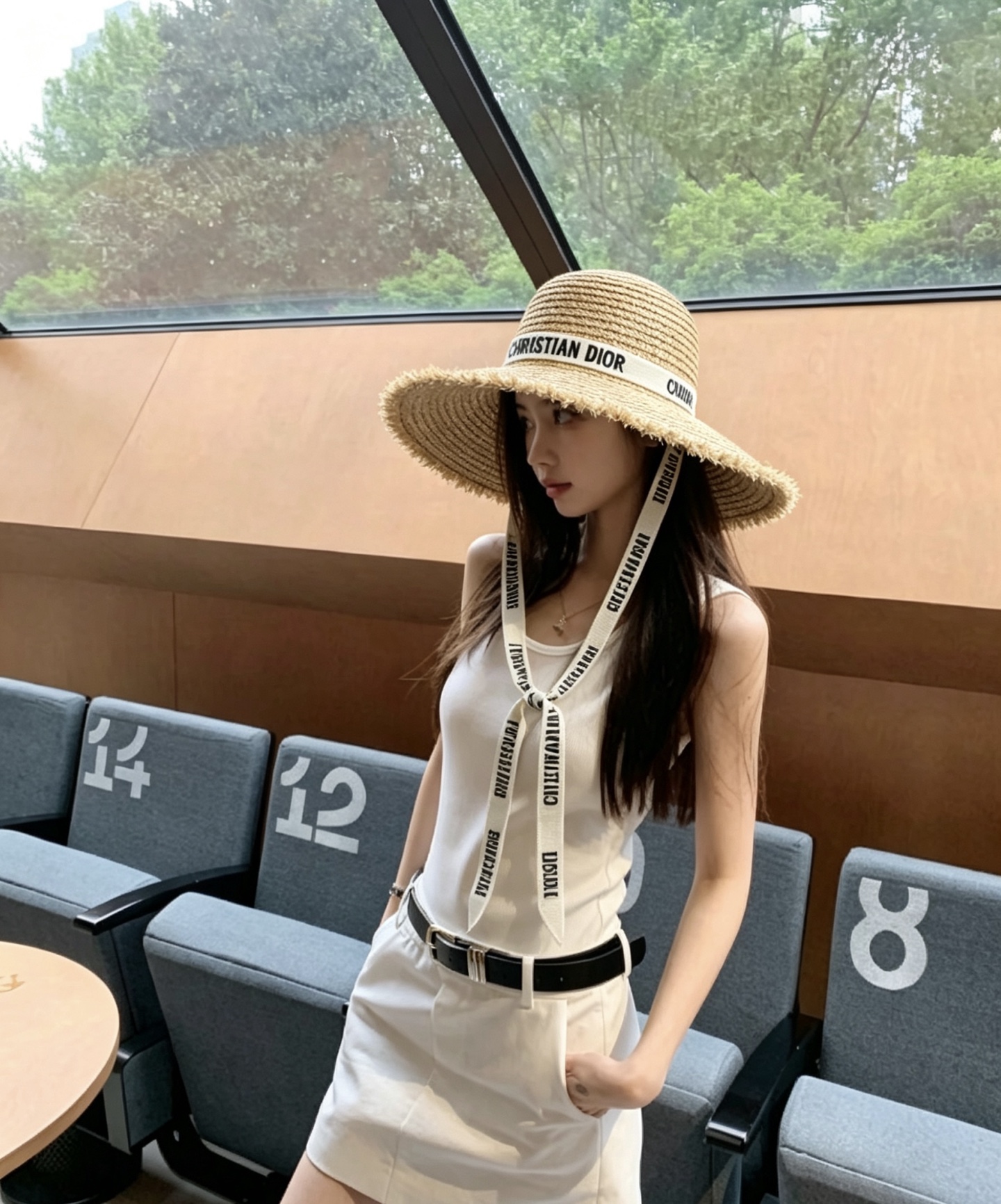 Dior DIOR 大帽檐的遮阳帽来咯