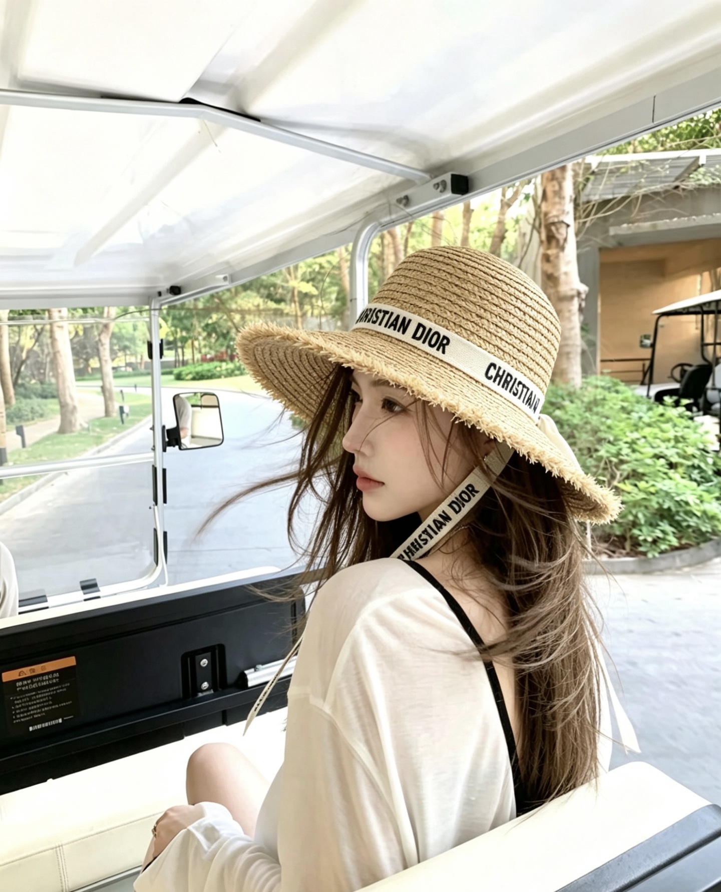 Dior DIOR 大帽檐的遮阳帽来咯