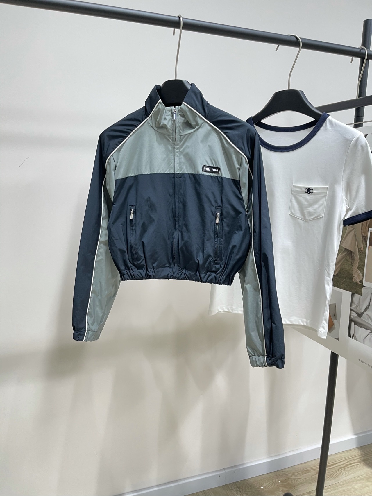 Chaqueta Corta con Cremallera Miu Miu de Color Gris Azulado para Mujer