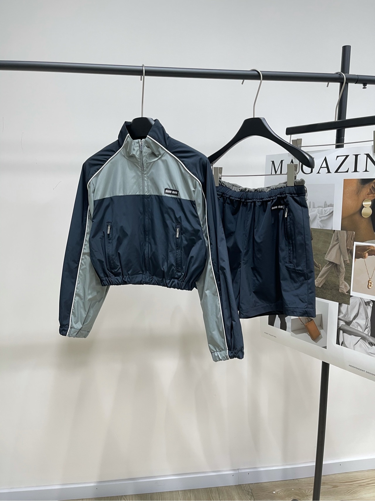 NO:323831,More details, it is recommended to use it with shorts, shorts, alexander wang19860909更多细节,推荐搭配短裤入手,,shorts,alexander wang,Women's clothing