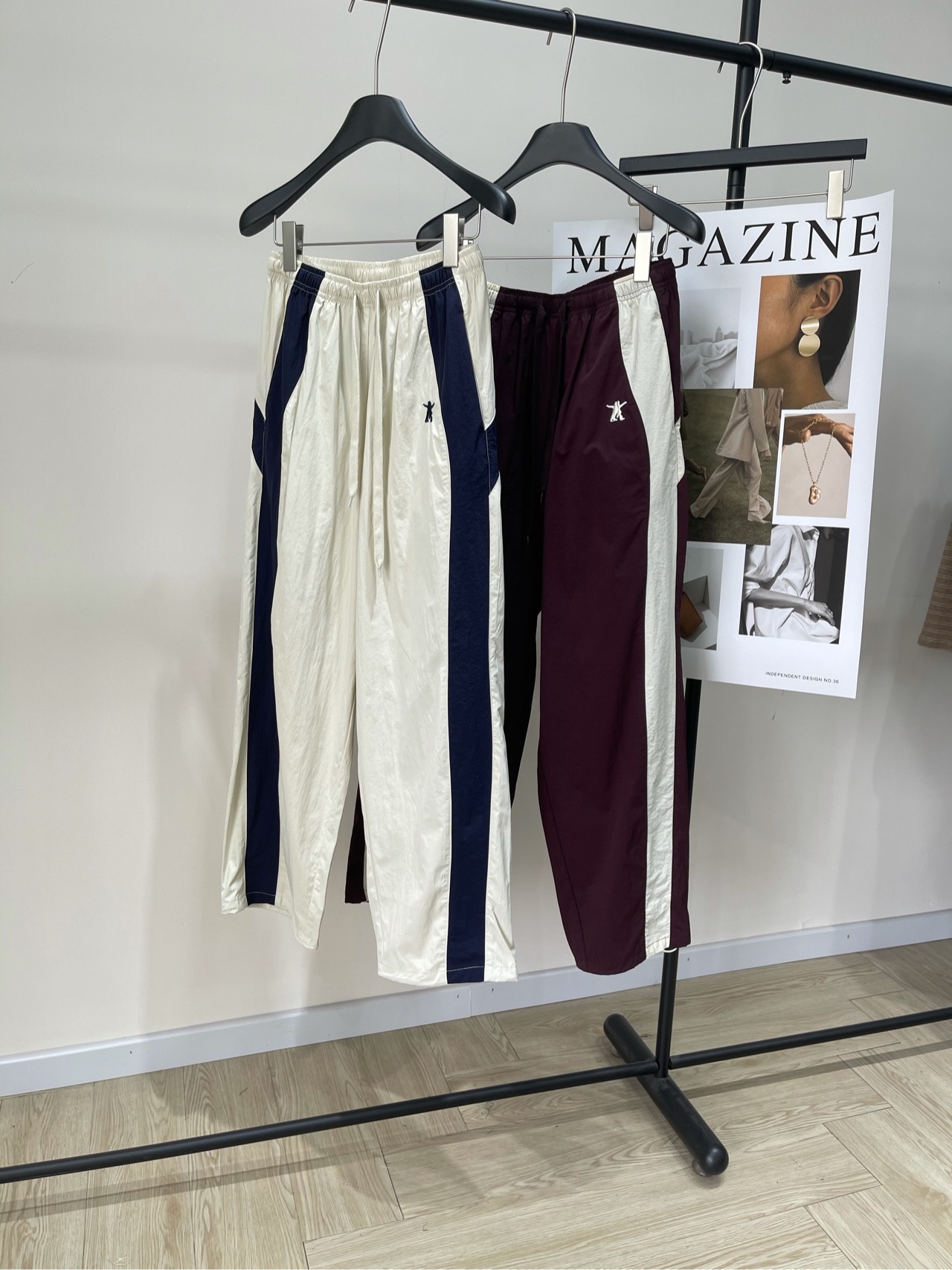 NO:331533,【yy color-blocking letter embroidered casual trousers】 20250414000175, fabric nylon color beige and burgundy OPEN YY 2025 spring and summer new color-blocking drawstring casual trousers Customized nylon casual color-blocking fabric Casual trousers are essential Thin nylon fabric, exquisite embroidery Straight casual loose style is not picky for people Spring and summer essential items, two colors are available Flat size S waist circumference 68 elastic, hip circumference 112, trouser length 103 M waist circumference 72 elastic, hip circumference 116, trouser length 104 L waist circumference 76 elastic, hip circumference, trouser length 105 Manual measurement will have 2~3cm errors within the normal range, alexander wang19860909【yy拼色字母刺绣休闲长裤】 20250414000175,面料尼龙 颜色米白色、酒红色 OPEN YY 2025春夏新款拼色抽绳休闲长裤 定制尼龙休闲拼色面料 休闲裤必不可少 薄款尼龙面料,精美刺绣 直筒休闲宽松版型不挑人 春夏必备小单品,两色可选 平铺尺码 S腰围68弹力,臀围112,裤长103 M腰围72弹力,臀围116,裤长104 L腰围76弹力,臀围,裤长105 手工测量会有2~3cm误差属于正常范围,,alexander wang,Women's clothing