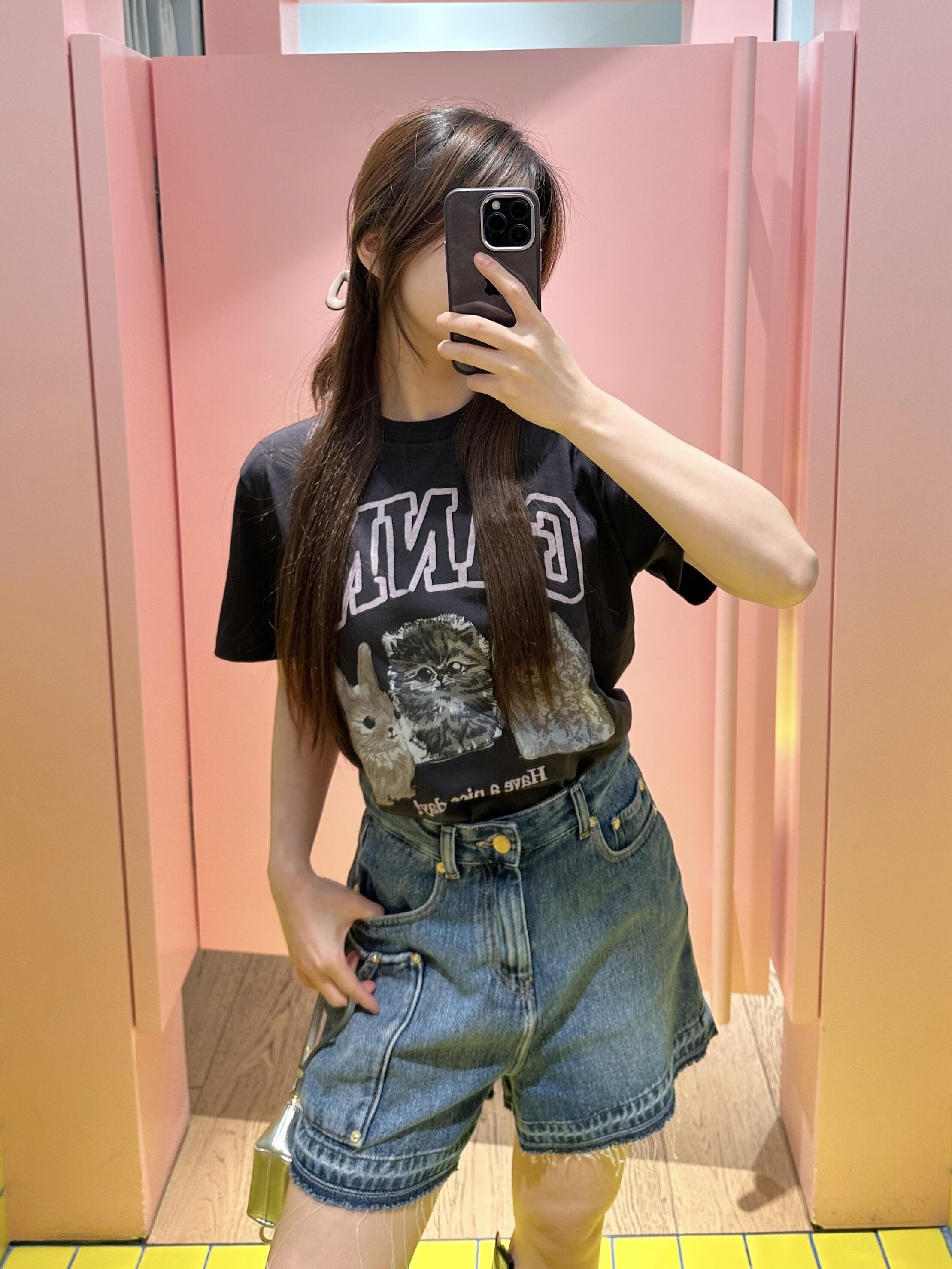 NO:425794,Very versatile denim shorts, shorts, alexander wang19860909很百搭的牛仔短裤,,shorts,alexander wang,Women's clothing