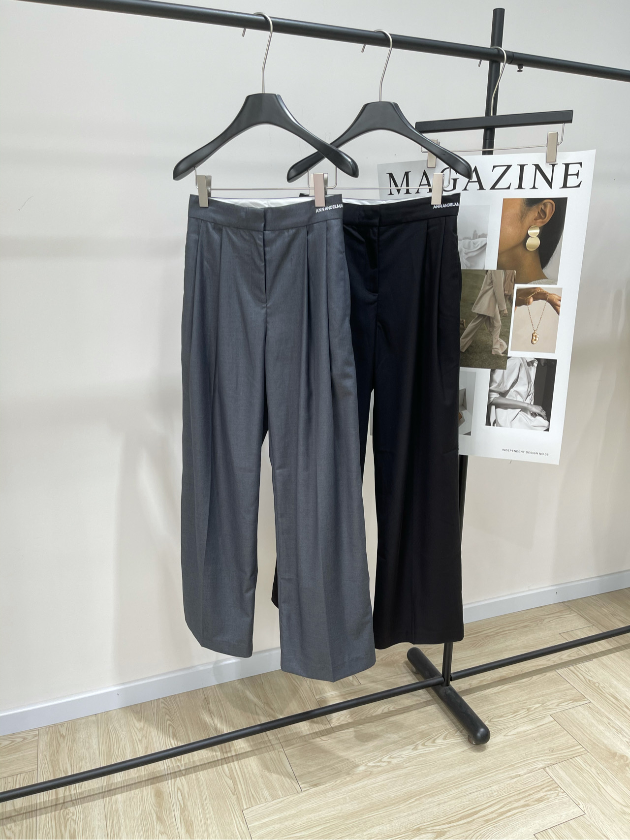 NO:425806,[Ann two-color press-pleated suit trousers], fabric polyester fiber + viscose, color gray and black, same style as Wang Xinling!  ANN draped trousers, gray and black. Classic straight-leg trousers, loose and moderate, can accommodate various leg shapes through draped lines, flat size S waist 68, hip 102, trousers length 105 M waist 72, hip 106, trousers length 106 L waist 76, hip 110, trousers length 107 Manual measurement will have 2~3cm errors within the normal range, business suit, alexander wang19860909【Ann两色压褶西装长裤】 ,面料聚酯纤维+粘胶 颜色灰色、黑色 王心凌同款！ANN垂感西裤 灰色,黑色两色. 经典的直筒裤型,宽松有度 能够包容各种腿型 通过垂顺的线条勾勒出修长且挺括的裤身造型 平铺尺码 S腰围68,臀围102,裤长105 M腰围72,臀围106,裤长106 L腰围76,臀围110,裤长107 手工测量会有2~3cm误差属于正常范围,,business suit,alexander wang,Women's clothing