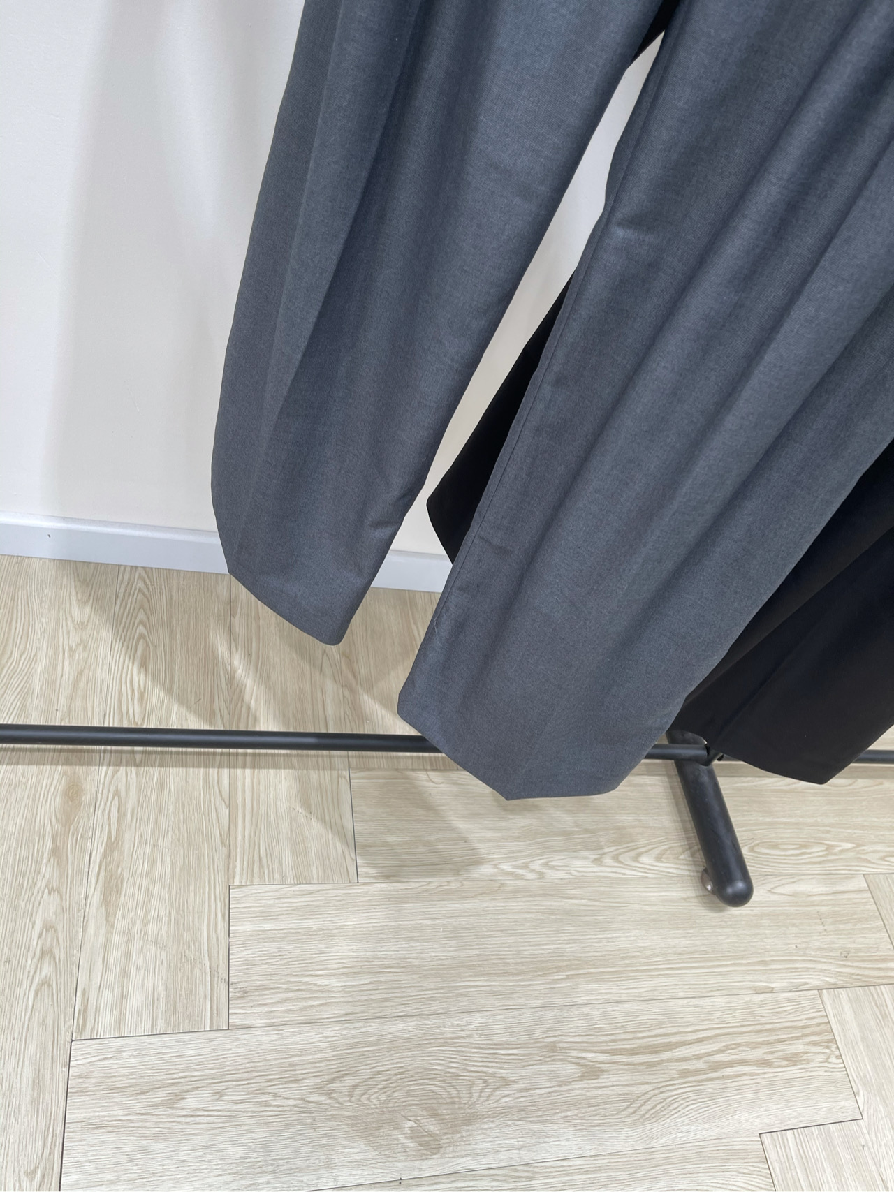 【Ann两色压褶西装长裤】🔺，面料：聚酯纤维+粘胶颜色：灰色、黑色王心凌同款！ANN垂感西裤灰色，黑色两