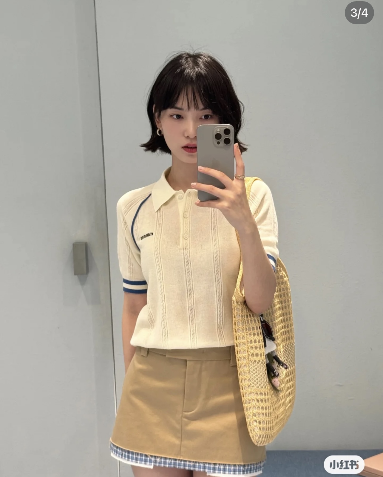 NO:428015,Age-reducing outfit, customized on-white, very versatile, college-style logo contrast knitted Polo shirt||| New product wear simple youthful short-sleeved T-shirt, which is extremely simple and fashionable, color-blocking design, loose style, no limitations on body shape, T-shirt, tees, t-shirt, alexander wang19860909减龄穿搭,定制米白色,很百搭,学院风徽标撞色针织Polo衫|||新品穿搭简约青春感短袖T恤,简单到极致就是时髦,拼色设计,版型宽松,对于身材没有局限性,,T-shirt,tees，t-shirt,alexander wang,Women's clothing