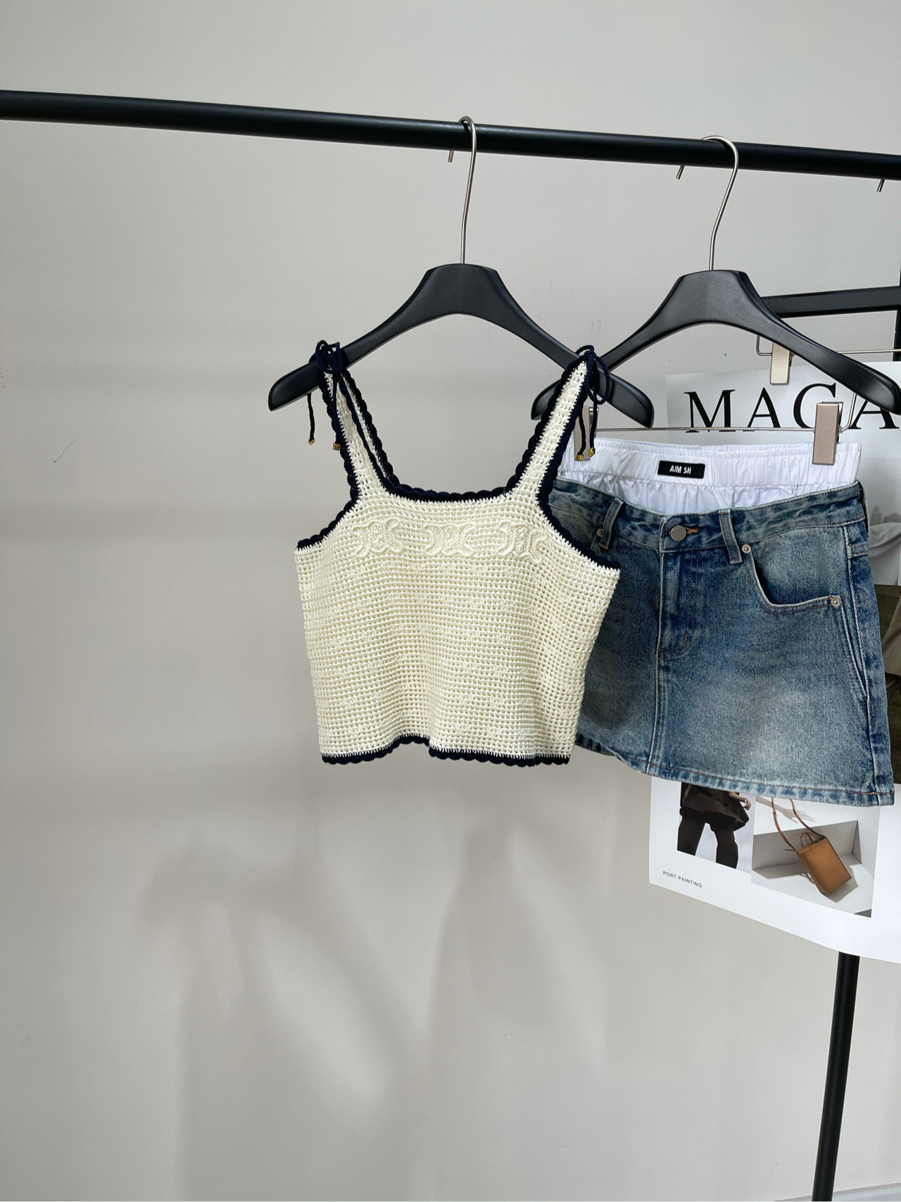 NO:430151,[Arc de Triomphe rice apricot color hook flower vest], fabric worsened cotton, color rice apricot color, original customization!  Heavy Industry Hollow Knitted Vest CEL25 Summer New Style Customized Cotton Yarn Jacquard Hollow Knitted Sling Vest Shipping Sweet and Retro Age Reducing Model~ Hollow Design Slim and Temperature Selected Yarn Skin-friendly and breathable Simple and versatile Design with little girly heart Adjustable straps on the shoulders Embroidered Arc de Triomphe pattern Flat size S bust 78 elasticity, 41 M bust 82 elasticity, 42 L bust 86 elasticity, 43 length of 2~3cm errors in manual measurements are within the normal range, alexander wang19860909【凯旋门米杏色钩花小背心】 ,面料精纺棉 颜色米杏色 原版定制！重工够花镂空针织背心 CEL25夏季新款 定制纯棉纱线提花 镂空针织吊带背心出货 甜美复古的减龄款～ 镂空设计显瘦有气质 精选纱线亲肤透气 简约百搭很少女心的设计 肩膀可调节绑带 胸前刺绣凯旋门图案 平铺尺码 S胸围78弹力,衣长41 M胸围82弹力,衣长42 L胸围86弹力,衣长43 手工测量会有2~3cm误差属于正常范围,,alexander wang,Women's clothing