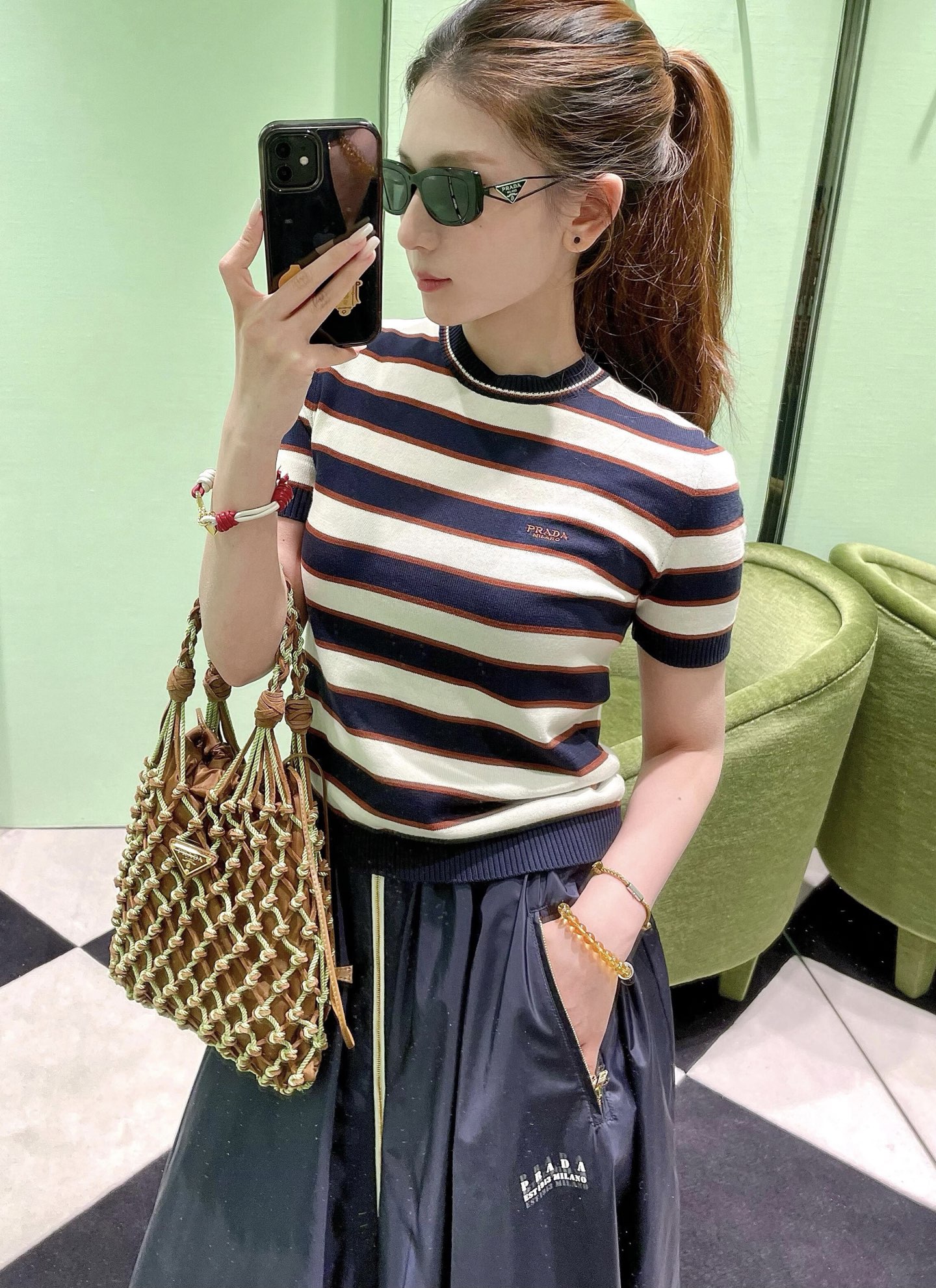 NO:434132,Delicate knitted short sleeves, amazing!  Super soft texture comes with a gentle filter, outlining a lazy and high-end loose silhouette, making it very comfortable to wear with close body~, T-shirt, alexander wang19860909细腻针织短袖,绝了！超柔软肌理自带温柔滤镜,勾勒出慵懒又高级的松弛廓形,贴身穿巨舒服~,,T-shirt,alexander wang,Women's clothing