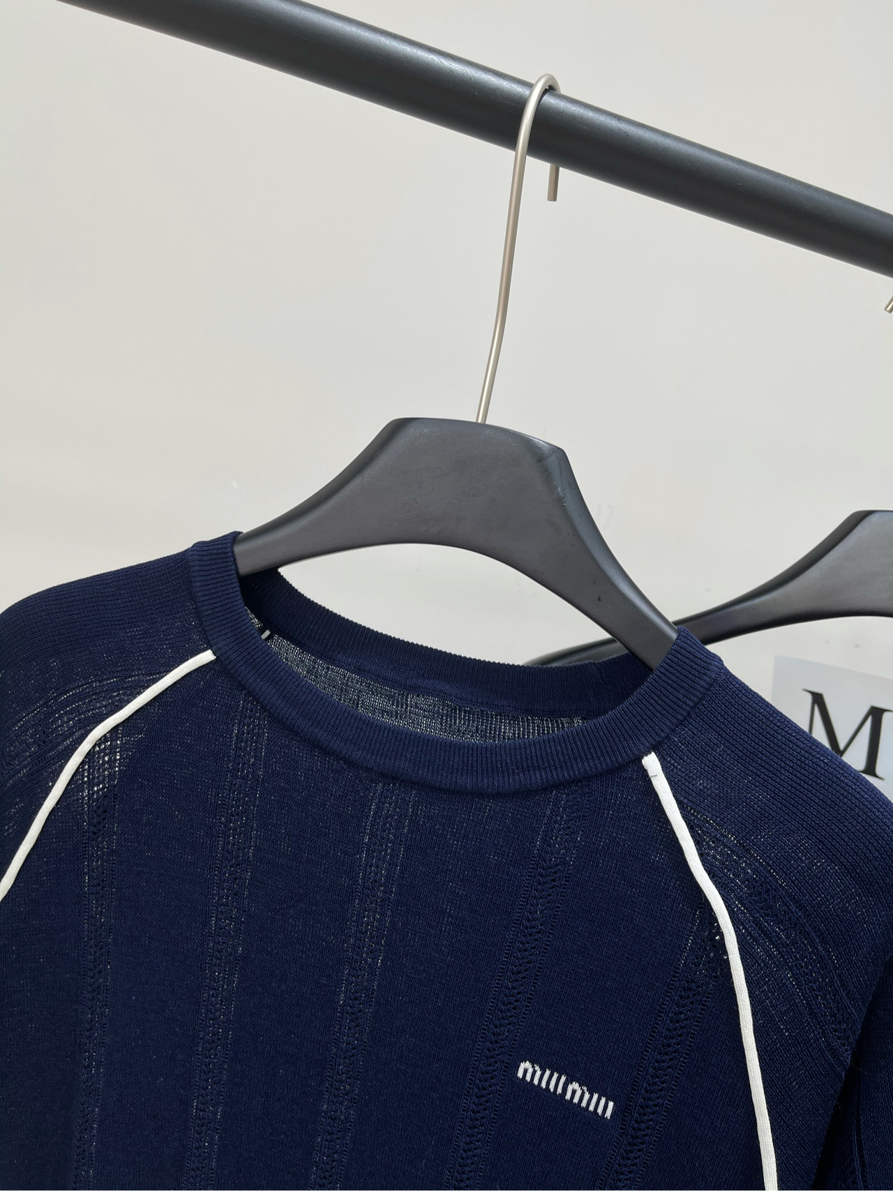 【M藏蓝插肩袖圆领镂空短袖】🔺，面料：天丝棉颜色：藏蓝𝐌𝐈*｜针织圆领上衣25SS夏季新款上新！这款针织