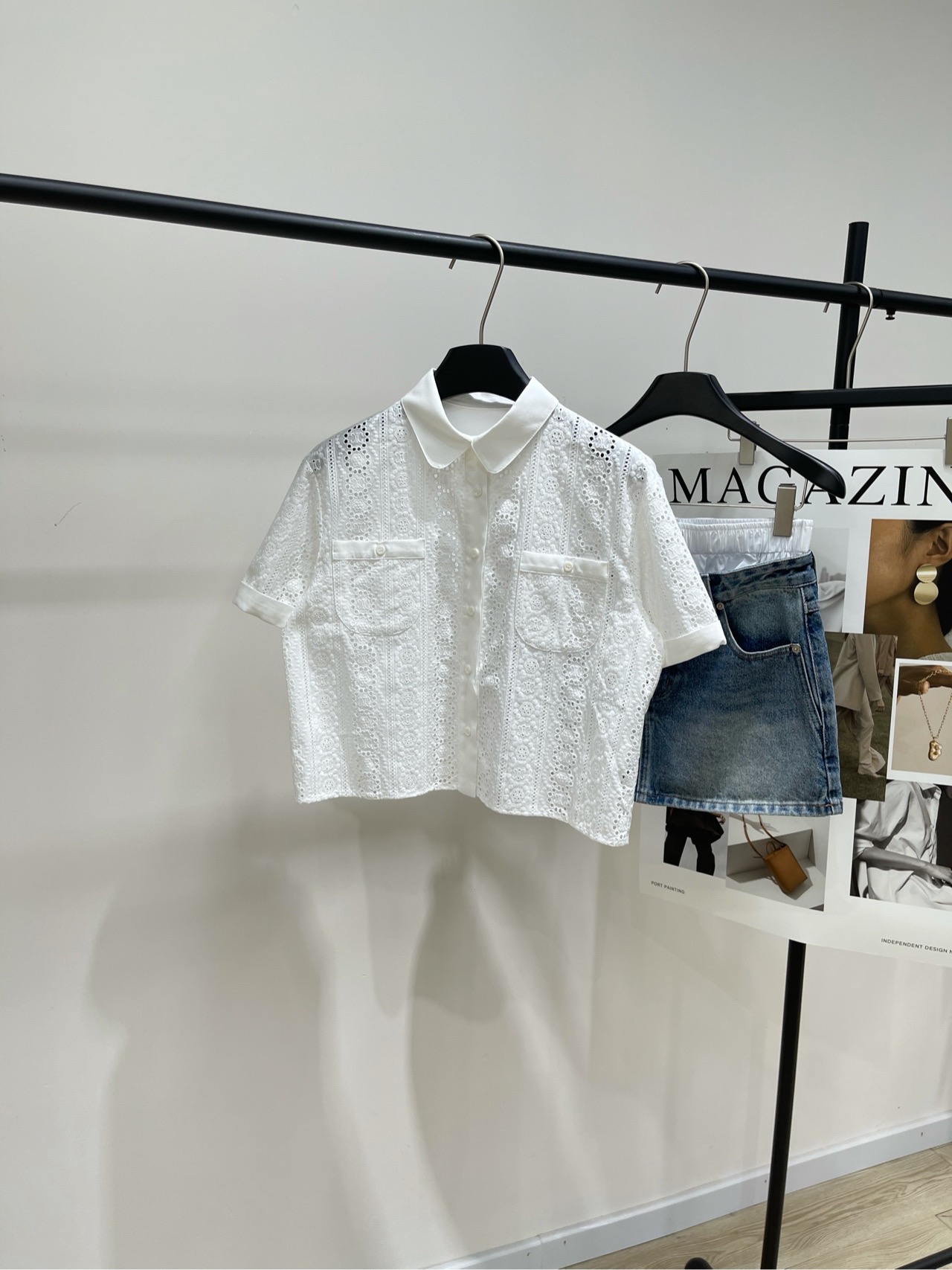 NO:434984,[Arc de Triomphe White Hollow Short Sleeve Shirt], fabric cotton blended color white *｜Hollow Short Sleeve Shirt 25SS Summer New Style New!  The light and shadow of hollow short-sleeved shirt and overlapping and artistic sense of Nanfa. The fabric is breathable and suitable for wearing in summer. Wear a small vest inside as an outer jacket. The comfortable atmosphere is full of holiday. Flat size S shoulder width 43, bust 100, length 47, sleeve length 19 M shoulder width 44, bust 104, length 48, sleeve length 20 L shoulder width 45, bust 108, length 49, sleeve length 21. There will be 2~3cm errors in manual measurements. Jackets & coats,shirts,T-shirt,alexander wang19860909【凯旋门白色镂空短袖衬衫】 ,面料棉混纺 颜色白色 *｜镂空短袖衬衫 25SS夏季新款上新！ 镂空短袖衬衫光影和重叠交错的南法艺术感 面料透气太适合夏天穿了 内搭一个小背心可当外套穿 度假惬意氛围感拉满 平铺尺码 S肩宽43,胸围100,衣长47,袖长19 M肩宽44,胸围104,衣长48,袖长20 L肩宽45,胸围108,衣长49,袖长21 手工测量会有2~3cm误差属于正常范围,,jackets & coats,shirts,T-shirt,alexander wang,Women's clothing