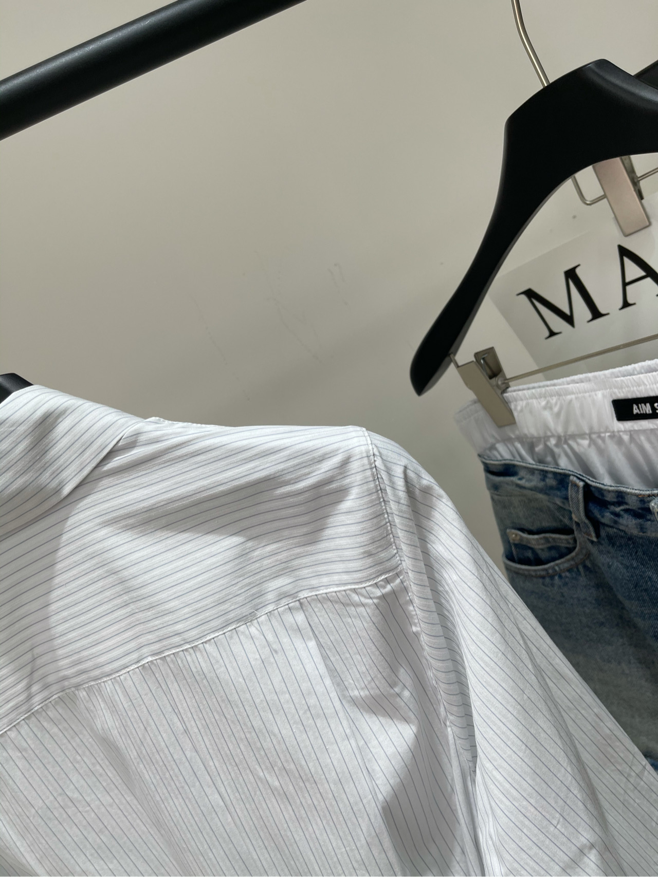 【loe竖条纹腰带不规则衬衫裙】🔺，面料：全棉颜色：浅色细条纹LOEWE｜温柔白月光的衬衫 太爱了 超米