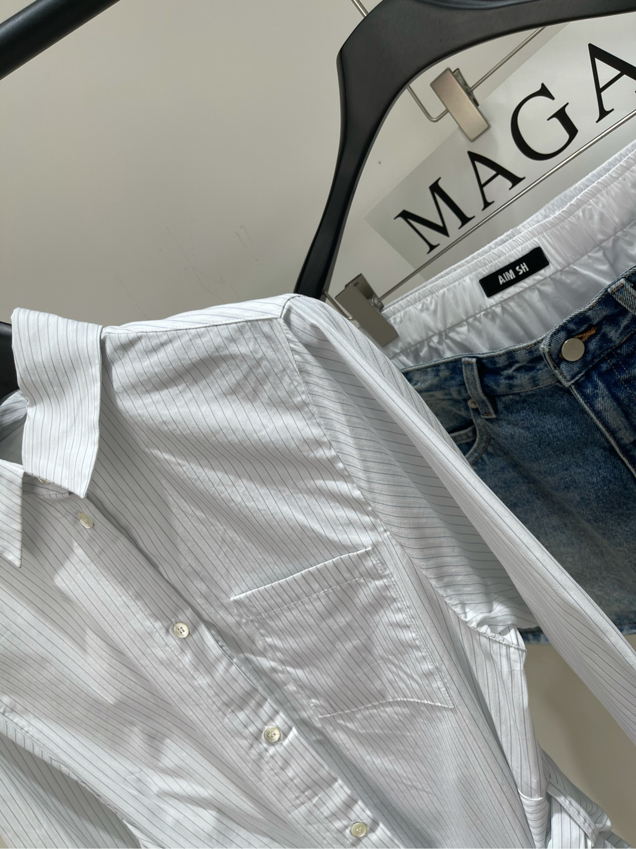 【loe竖条纹腰带不规则衬衫裙】🔺，面料：全棉颜色：浅色细条纹LOEWE｜温柔白月光的衬衫 太爱了 超米