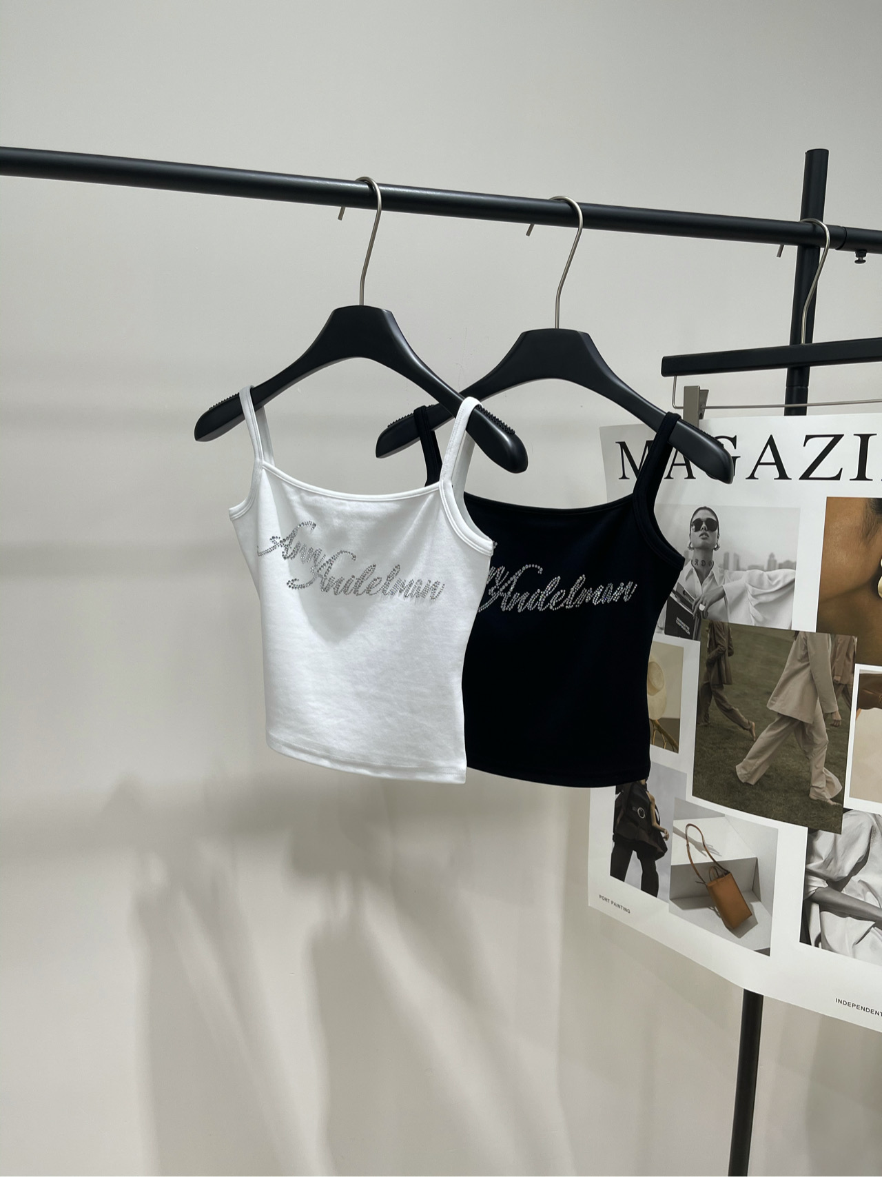 NO:436491,[Ann black and white ironing letter small suspender], fabric cotton + spandex, color white, black Ann*2025 summer small suspender, classic black and white colors available, artistic letter ironing process~ Super flash under sunlight or light, recommended by heavy industry, flat size S bust 70 elasticity, 40 M bust 74 elasticity, 41 L bust 78 elasticity, 42 length, manual measurement will have 2~3cm errors within the normal range, alexander wang19860909【Ann黑白烫钻字母小吊带】 ,面料棉+氨纶 颜色白色、黑色 Ann*2025夏季小吊带 经典黑白两色可选 艺术性字母烫钻工艺～ 阳光或灯光下超级闪,重工推荐 平铺尺码 S胸围70弹力,衣长40 M胸围74弹力,衣长41 L胸围78弹力,衣长42 手工测量会有2~3cm误差属于正常范围,,alexander wang,Women's clothing