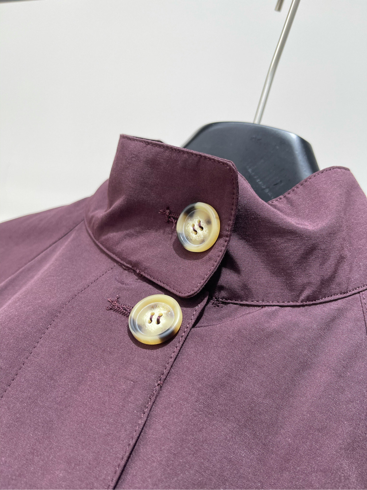 【loe酒红色立领短款夹克外套】🔺，面料：棉+锦纶颜色：酒红罗意威早秋新款，艺术🎨与穿搭双向奔赴🍂酒红短