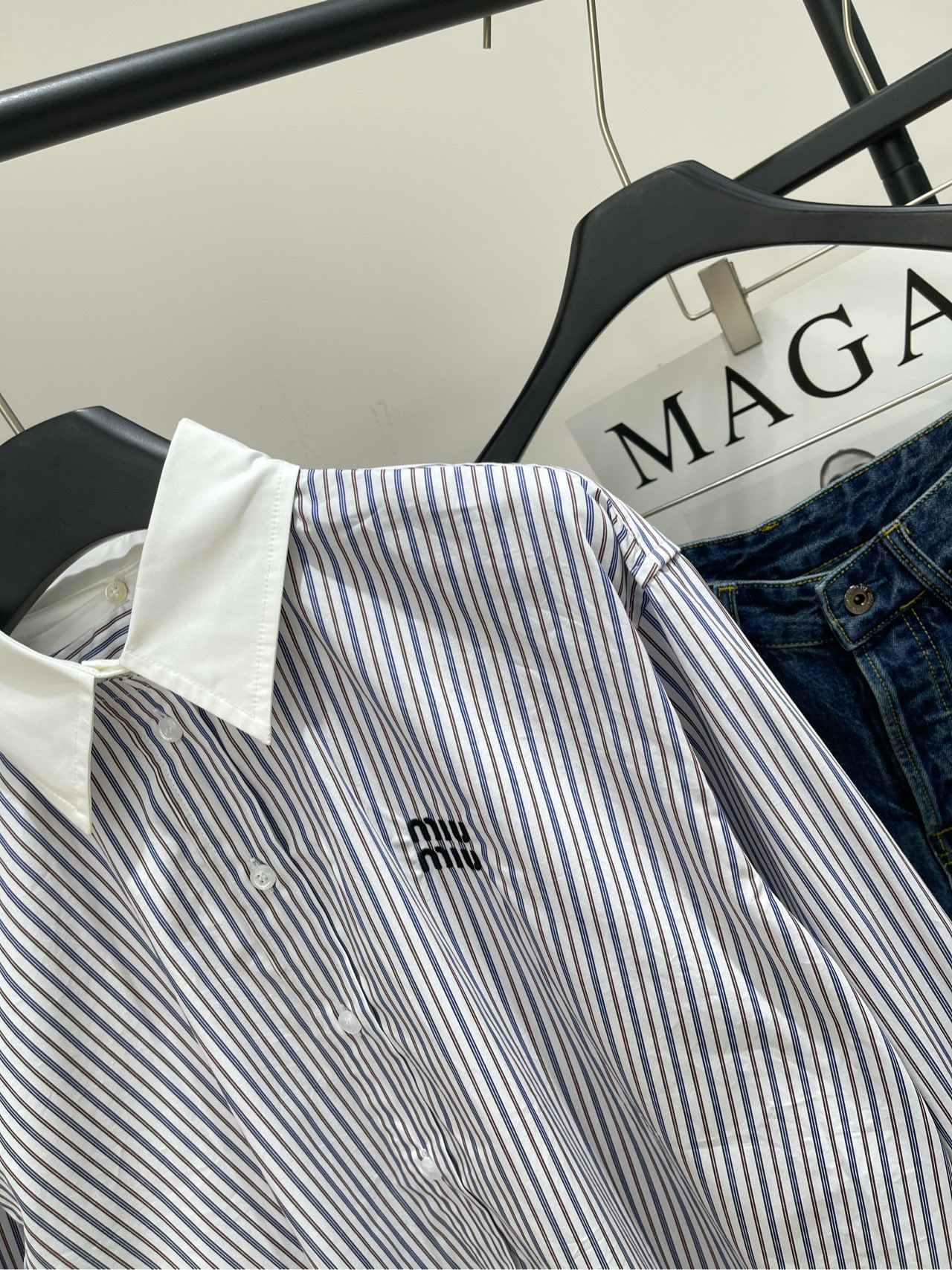 【M蓝棕条纹短款毛边衬衫】🔺，面料：全棉颜色：蓝棕条纹学院风🆕Mium*u 早秋新款 可甜可盐气质格纹衬