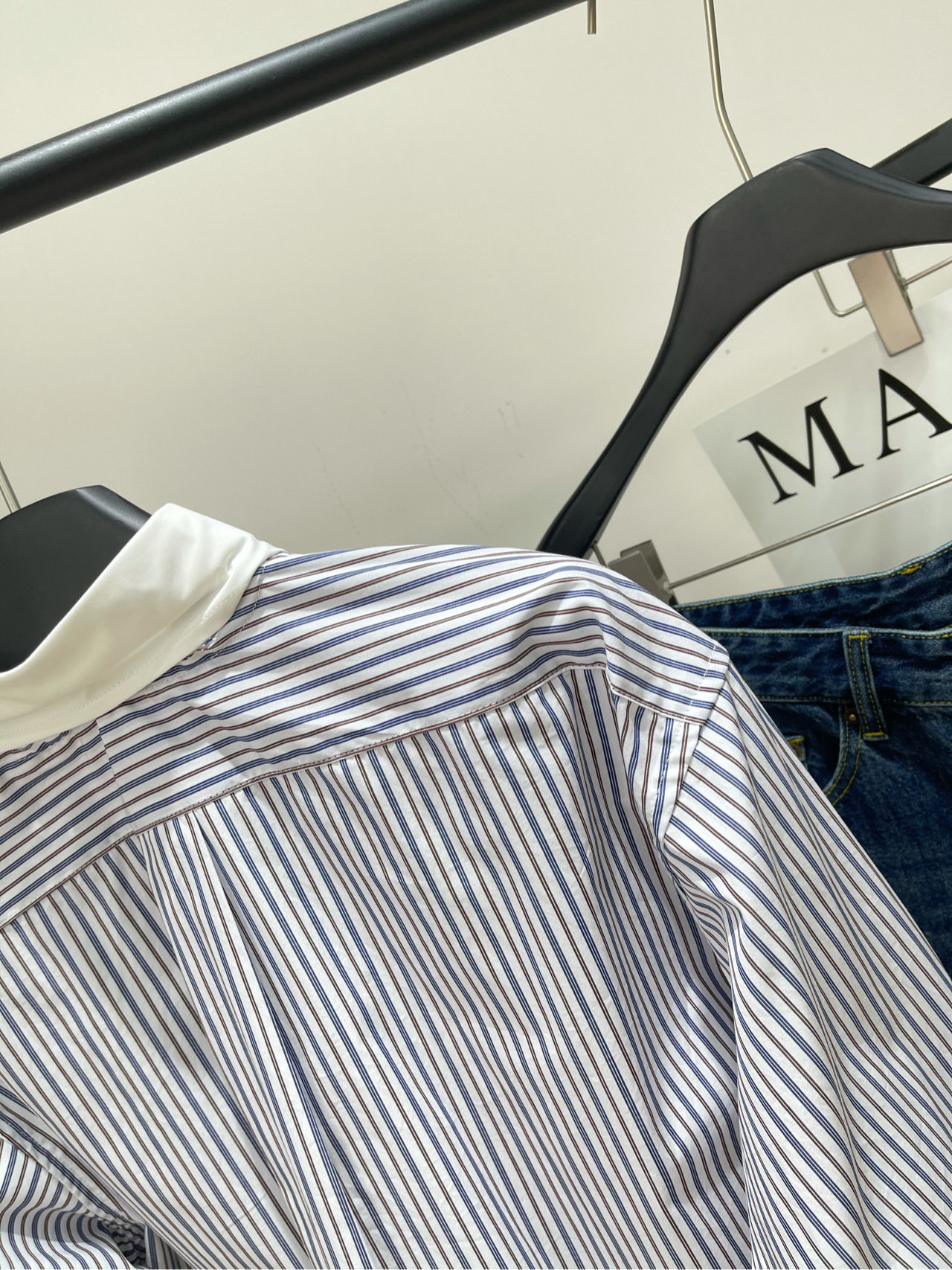 【M蓝棕条纹短款毛边衬衫】🔺，面料：全棉颜色：蓝棕条纹学院风🆕Mium*u 早秋新款 可甜可盐气质格纹衬