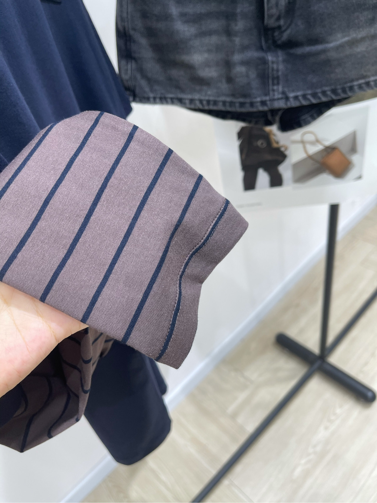 【M藏蓝拼咖条纹假两件长袖T】🔺，面料：全棉颜色：藏蓝 𝐌𝐈*｜长袖平纹针织T恤25SS早秋新款上新！M