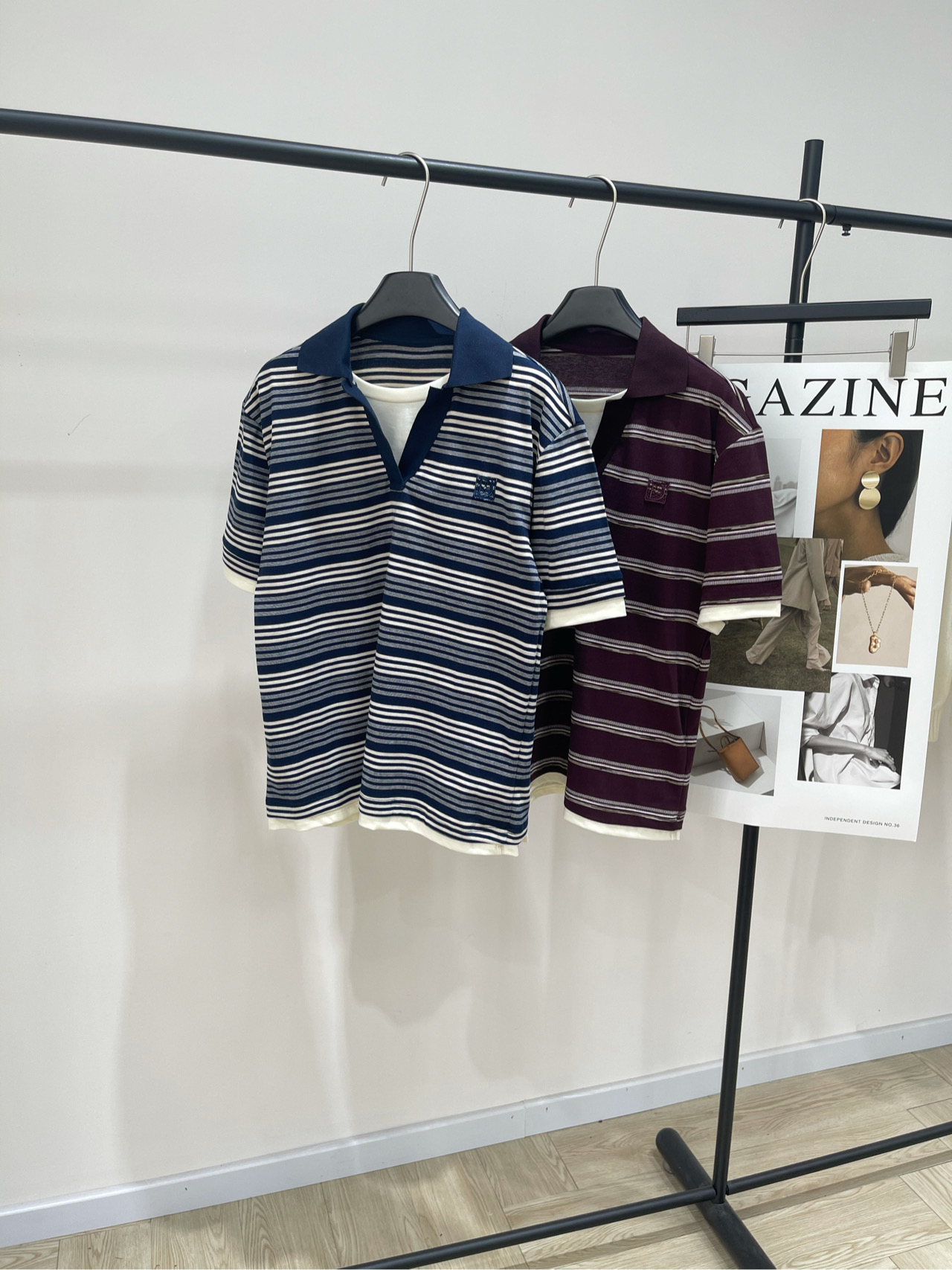 NO:454321,【ice retro striped fake two-piece polo short-sleeved】, fabric knitted cotton, color hidden blue, burgundy ICE DUST 25/PF ｜New sharing Retro contrast striped fake two-piece design Loose version, logo decoration Two-color optional, custom contrast striped knitted fabric Retro and versatile, two-color optional Flat size S shoulder width 50, bust 102, 66, sleeve length 24 M shoulder width 51, bust 106, 68, sleeve length 25 L shoulder width 52, bust 110, 70, sleeve length 26 Manual measurement will have 2~3cm errors within the normal range, T-shirt, alexander wang19860909【ice复古条纹假两件polo短袖】 ,面料针织棉 颜色藏蓝、酒红 ICE DUST 25/PF ｜新款分享 复古撞色条纹拼假假两件设计 宽松版,标识性徽标装饰 两色可选,定制撞色条纹针织面料 复古又百搭,两色可选 平铺尺码 S肩宽50,胸围102,衣长66,袖长24 M肩宽51,胸围106,衣长68,袖长25 L肩宽52,胸围110,衣长70,袖长26 手工测量会有2~3cm误差属于正常范围,,T-shirt,alexander wang,Women's clothing