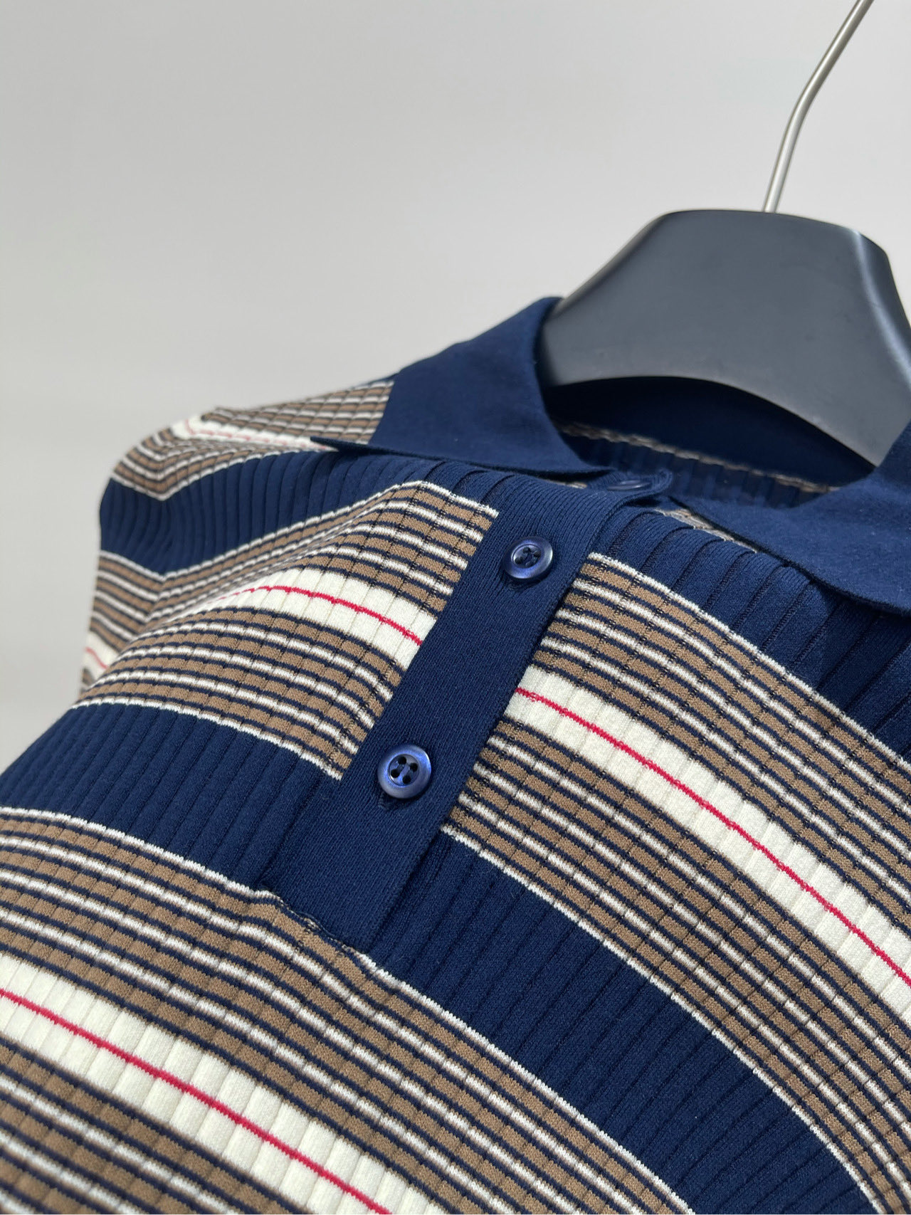 【P蓝棕细条纹polo针织短袖】🔺，面料：棉+氨纶颜色：蓝棕细条纹🆕Prad* 25SS春夏新款 间色条