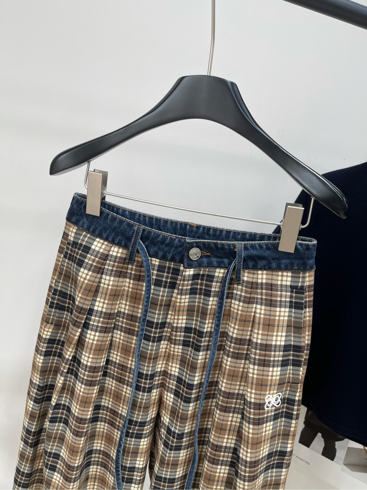 【Ann牛仔边棕色格纹休闲长裤】🔺，面料：棉聚酯纤维混纺颜色：棕色格纹25ss 牛仔拼接棕格纹宽松垂感阔